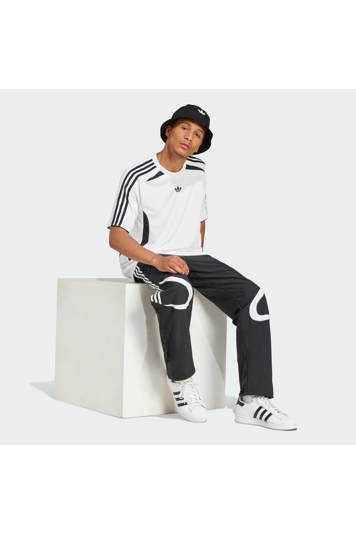 complete the look image