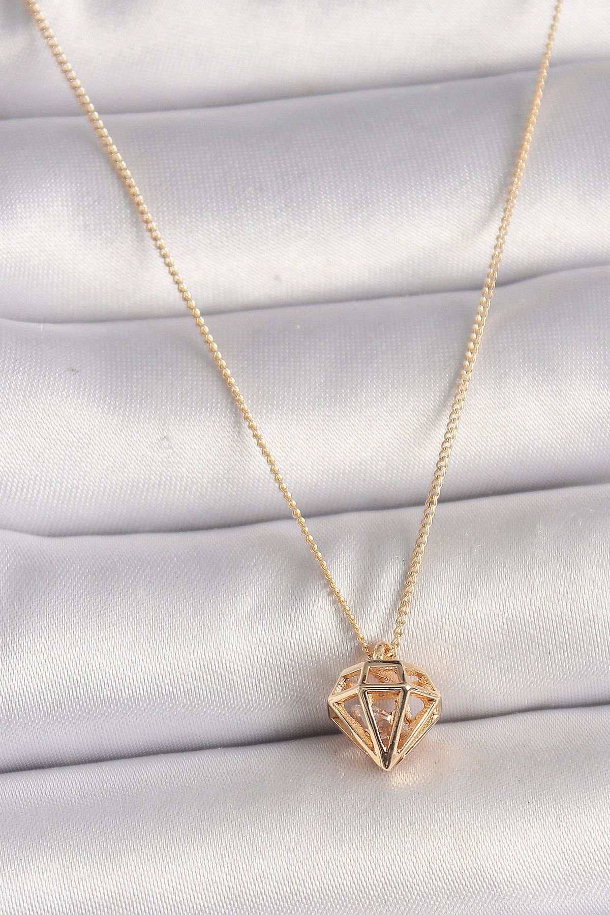 BZK ACCESSORİES Pirinç Gold Renk 3D Zirkon Taşlı Elmas Model Kadın Kolye