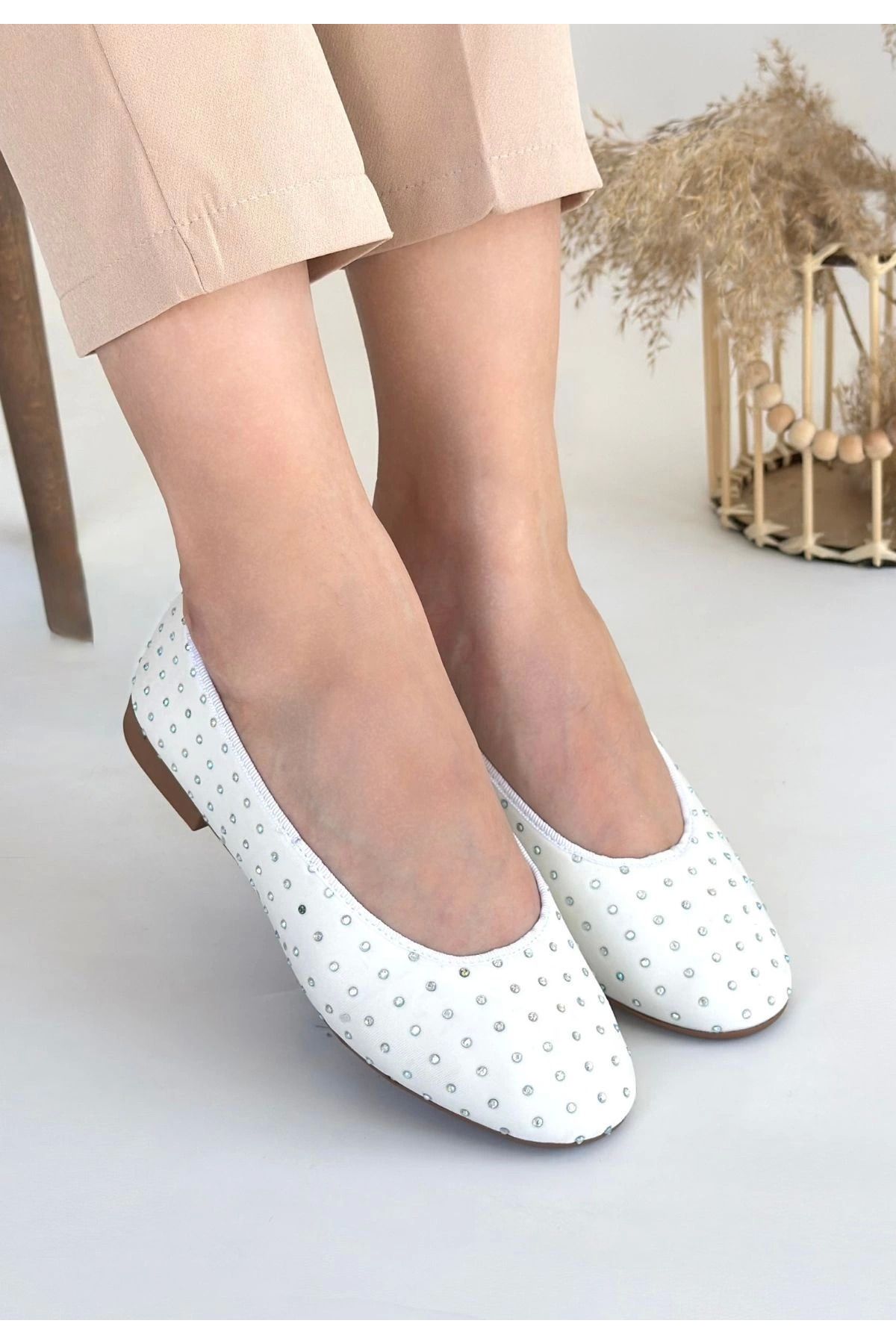 Shop58 Junoy Beyaz Saten Taşlı Babet Ayakkabı
