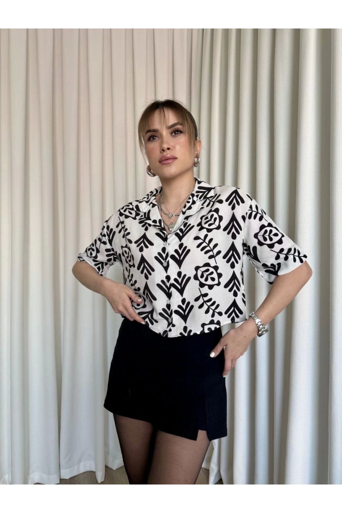 POLEXP Siyah beyaz baskılı crop gömlek