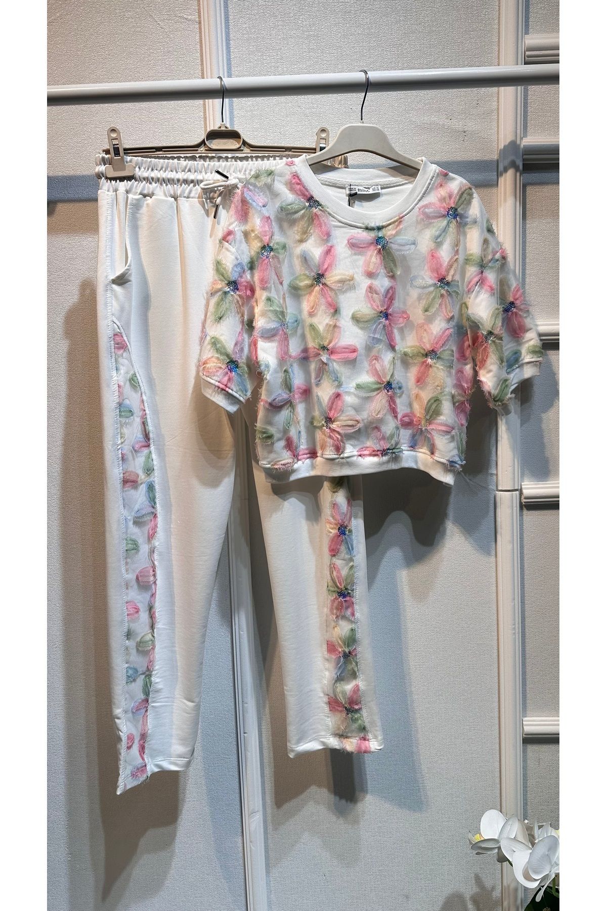 butiksosyete38 Çiçekli Takım