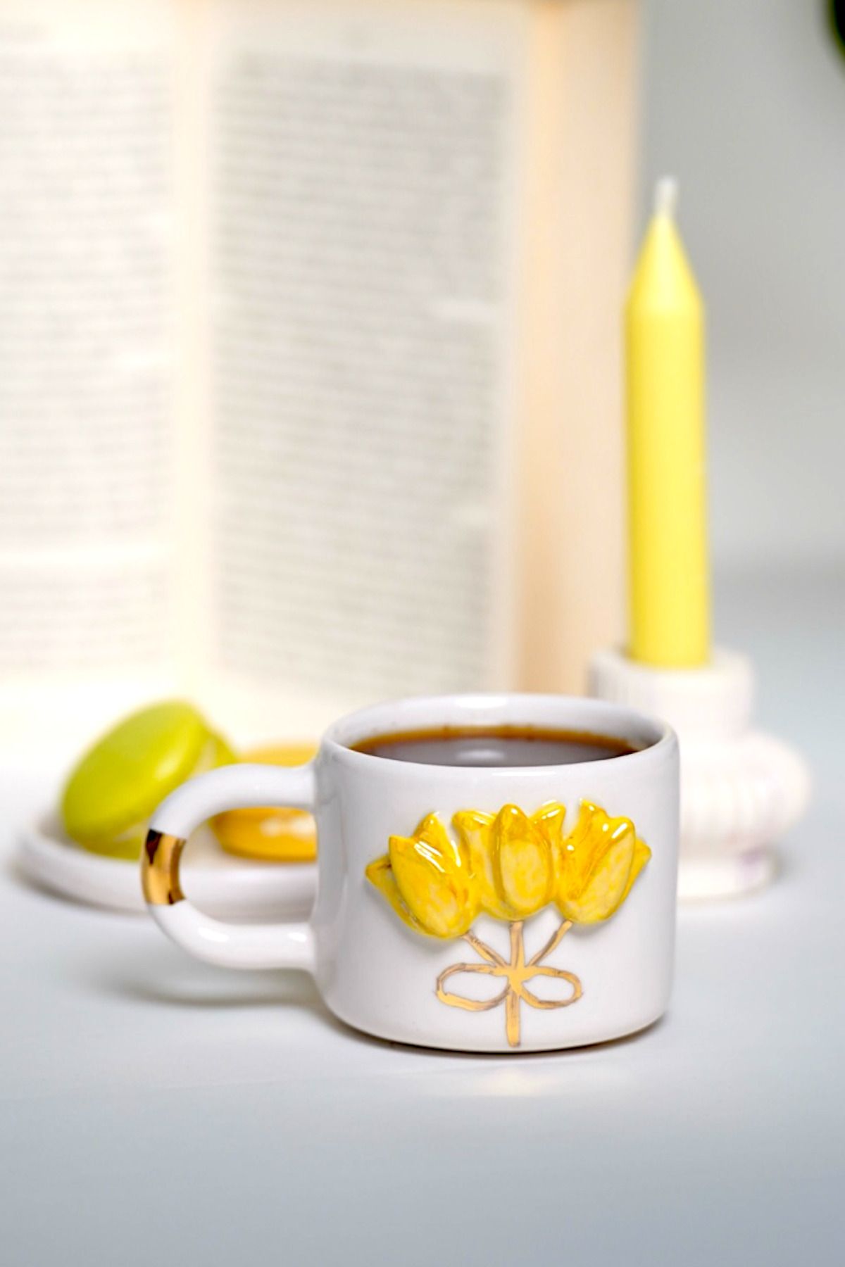 EL YAPIMI 24k Altın Süslemeli ve Yaldızlı Lale Temalı El Yapımı Seramik Mug