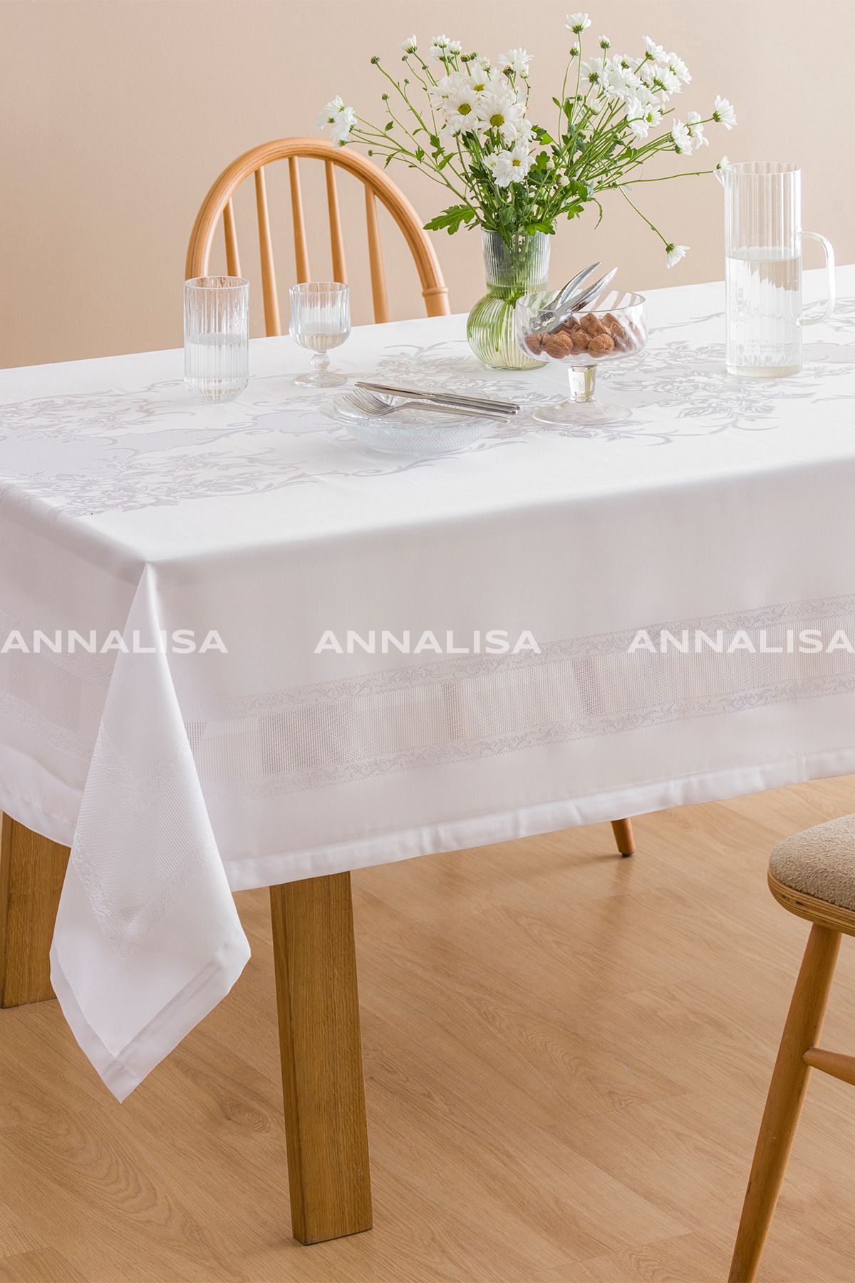 Annalisa Sarmaşık Pano Su Geçirmez Jakarlı Polyester Masa Örtüsü Beyaz