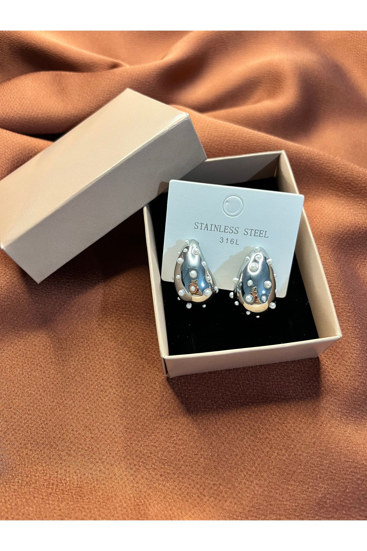 Fam&Co Jewelry 316L Paslanmaz Çelik Taş Detaylı Modern Küpe-Silver