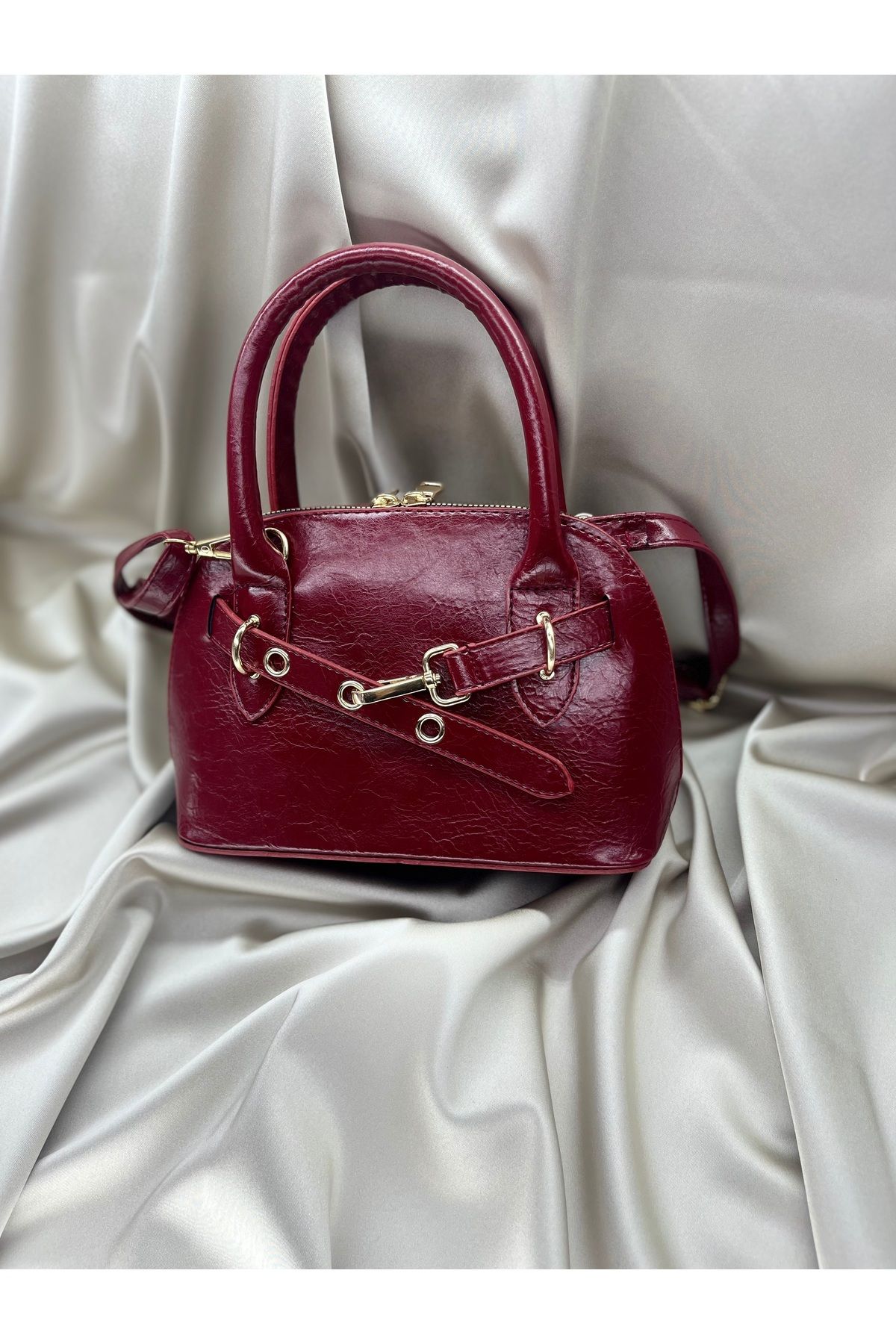 lunaria bags Kadın Bordo Parlak Deri Görünümlü Gold Tokalı El ve Omuz Çantası