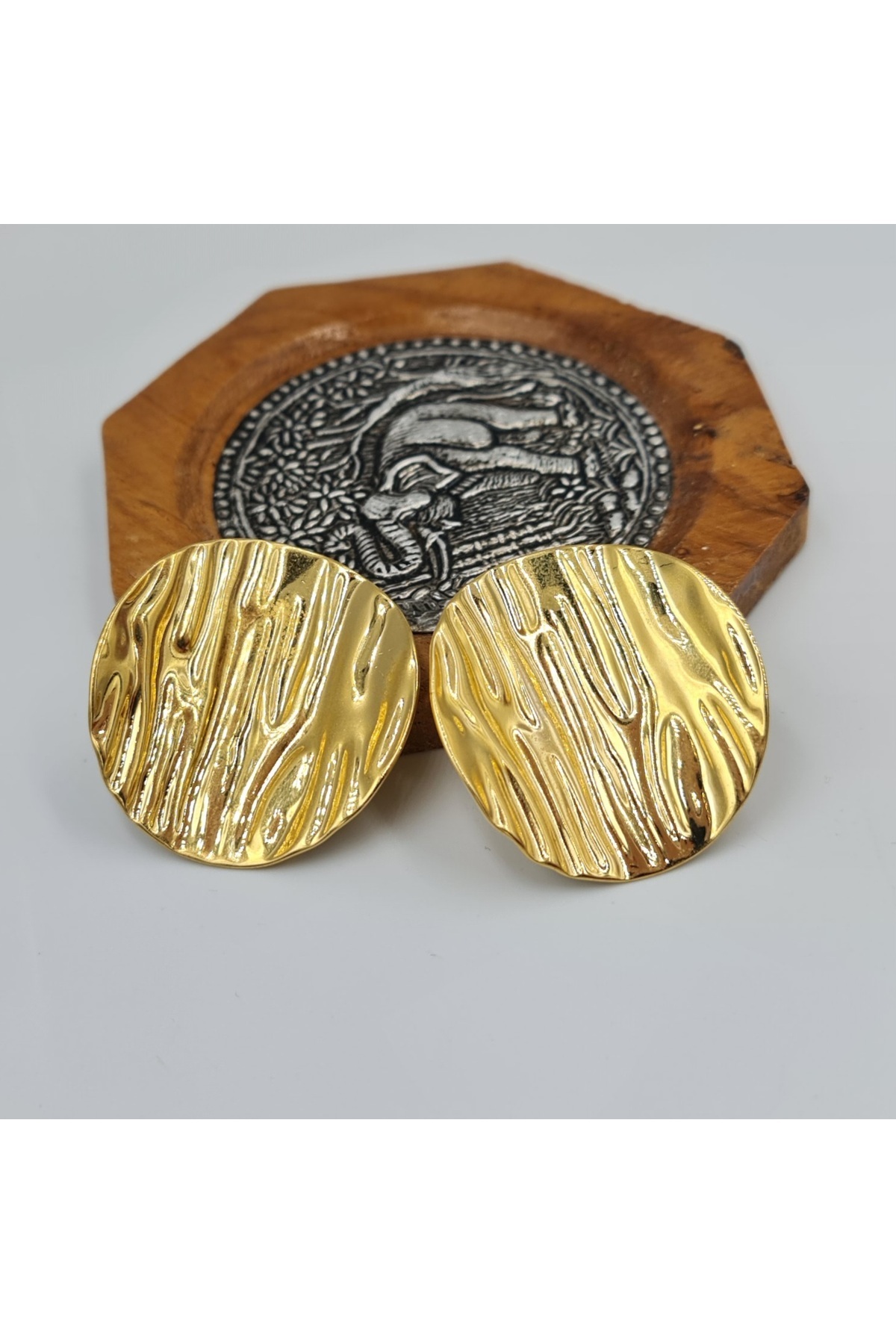 SE Jewellery Collection Selin Ersoy-Gold Textured Round Form Plate Nail Earrings 4