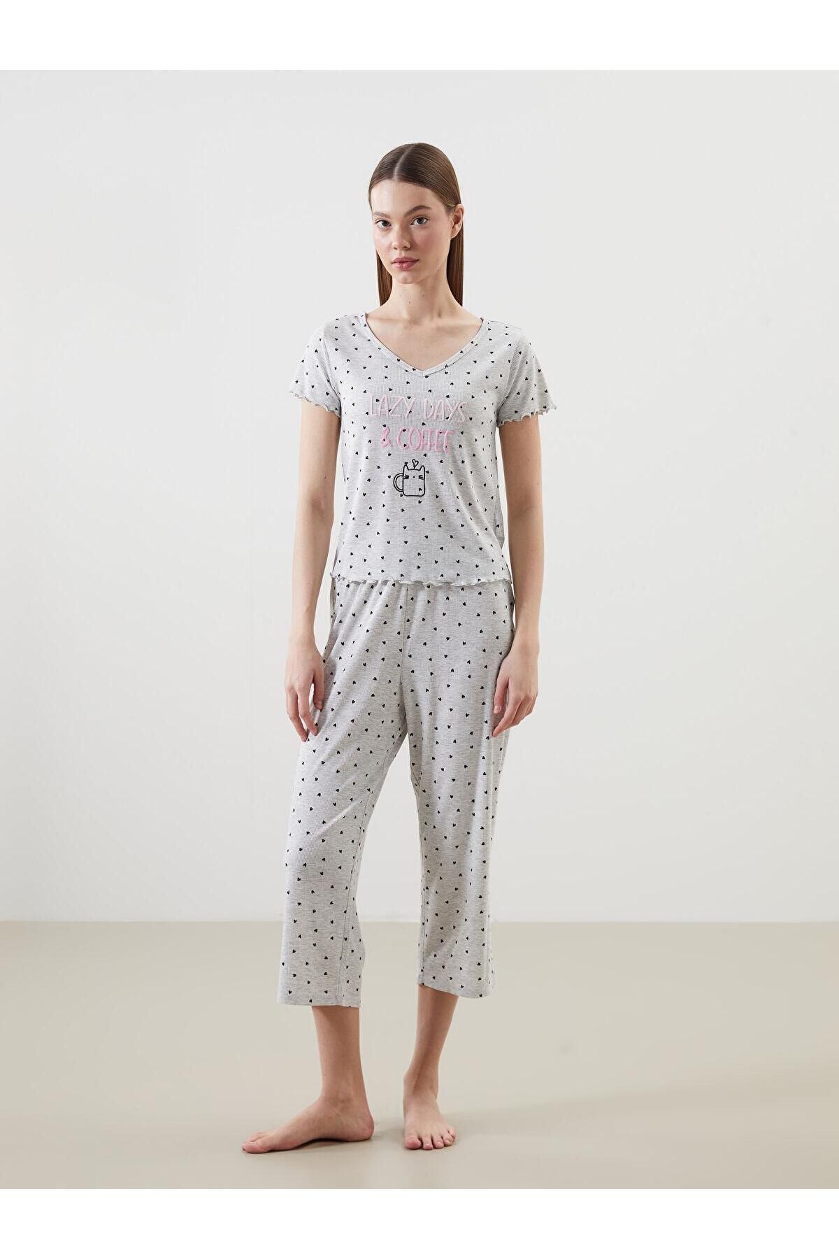 LC Waikiki LCW DREAM V Yaka Desenli Kadın Kaprili Pijama Takımı (S5)