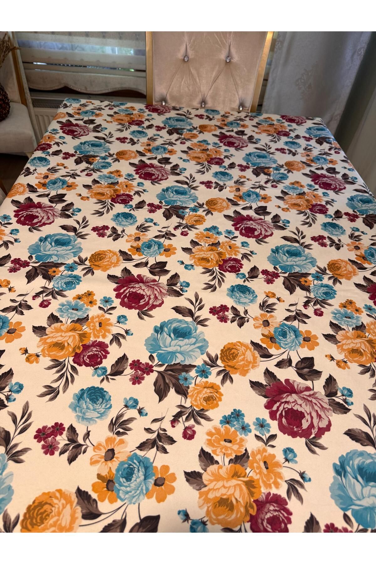 Home Çiçek Desenli Polyester Kadife 150x150 Cm Kare Masa Örtüsü Anneler Günü