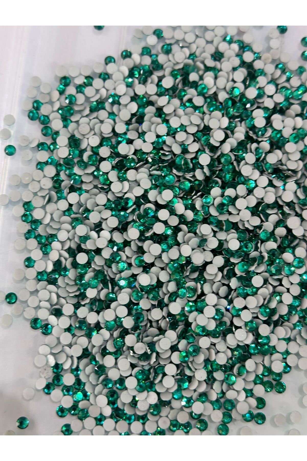 Gönülden Tasarım 10 GR 4 MM YAPIŞTIRMA BONCUK HOBİ AKSESUARI ZÜMRÜT