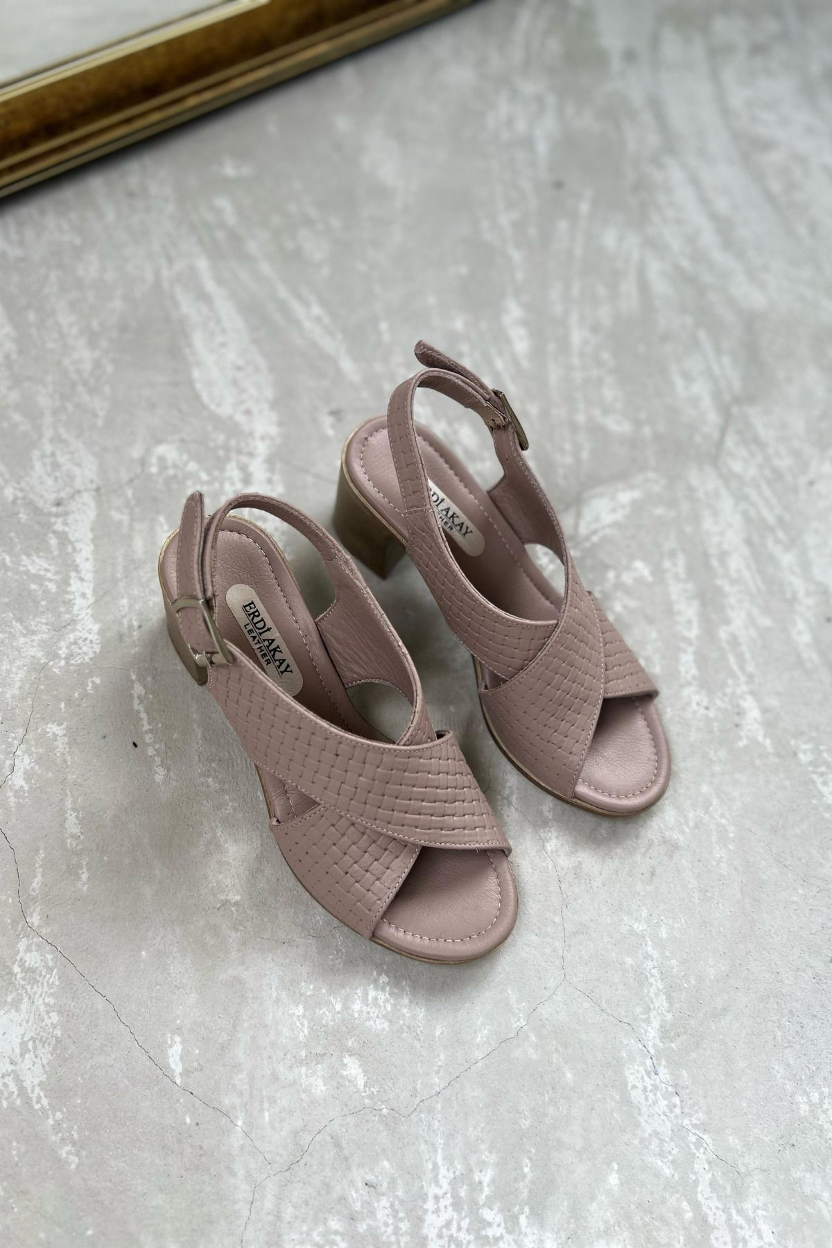 ERDİ AKAY Kadın Hakiki Deri Comfort Sandalet