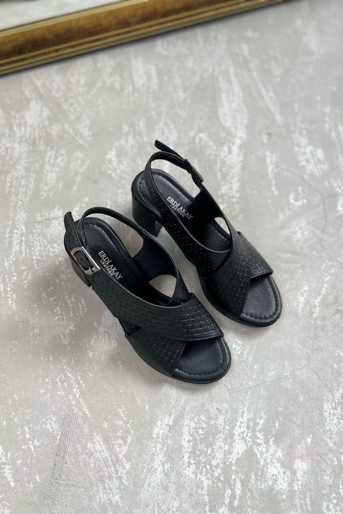 ERDİ AKAY Kadın Hakiki Deri Comfort Sandalet