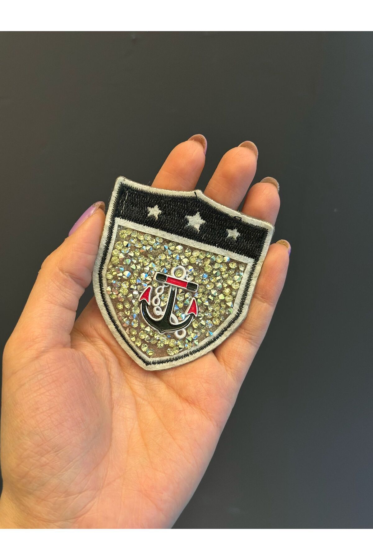Gönülden Tasarım ÜTÜ İLE YAPIŞAN TAŞLI ÇAPA ARMA DİKİŞ AKSESUARI 7X6 CM