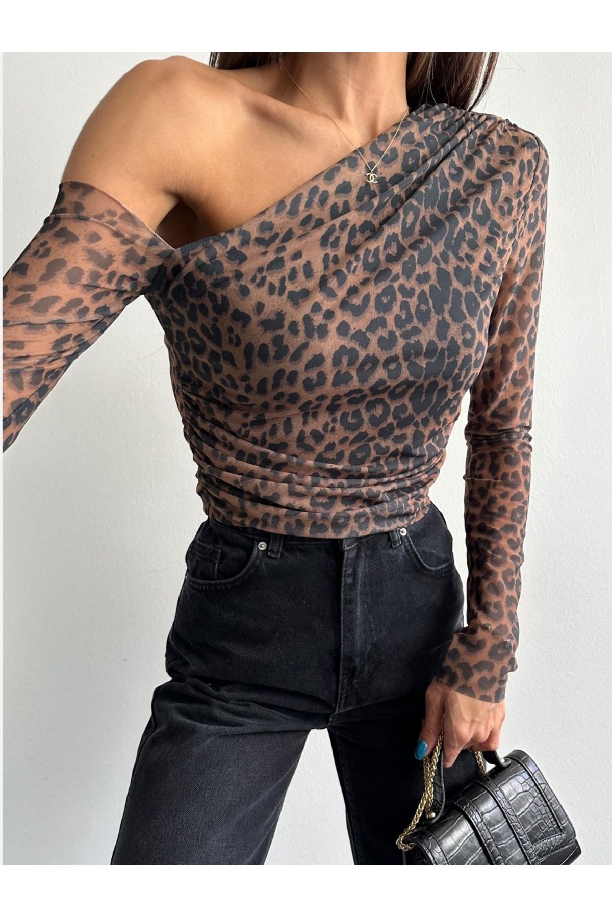 Butik Leopar Desenli Bluz