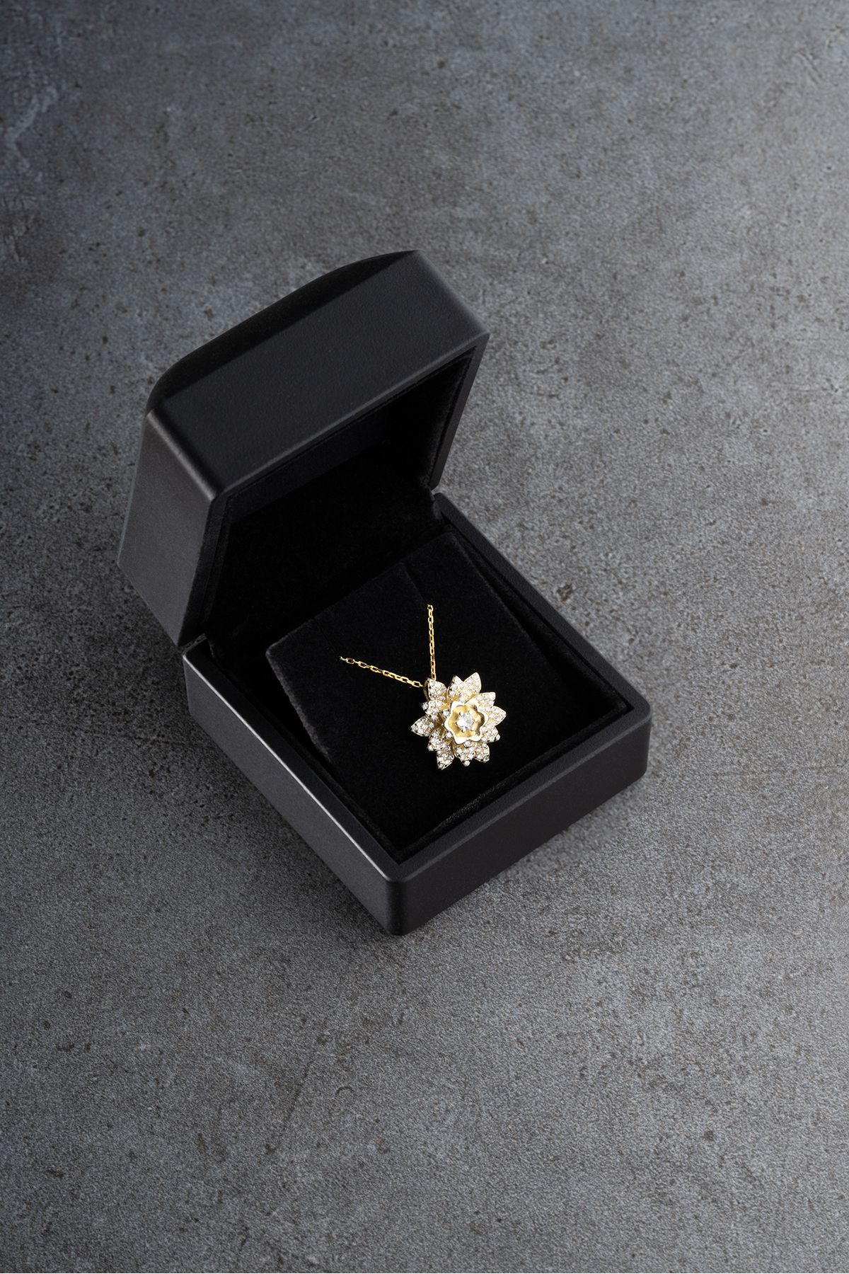 Silvano Jewelry 925 Ayar Gümüş Işıklı Kutuda Lotus Kolye
