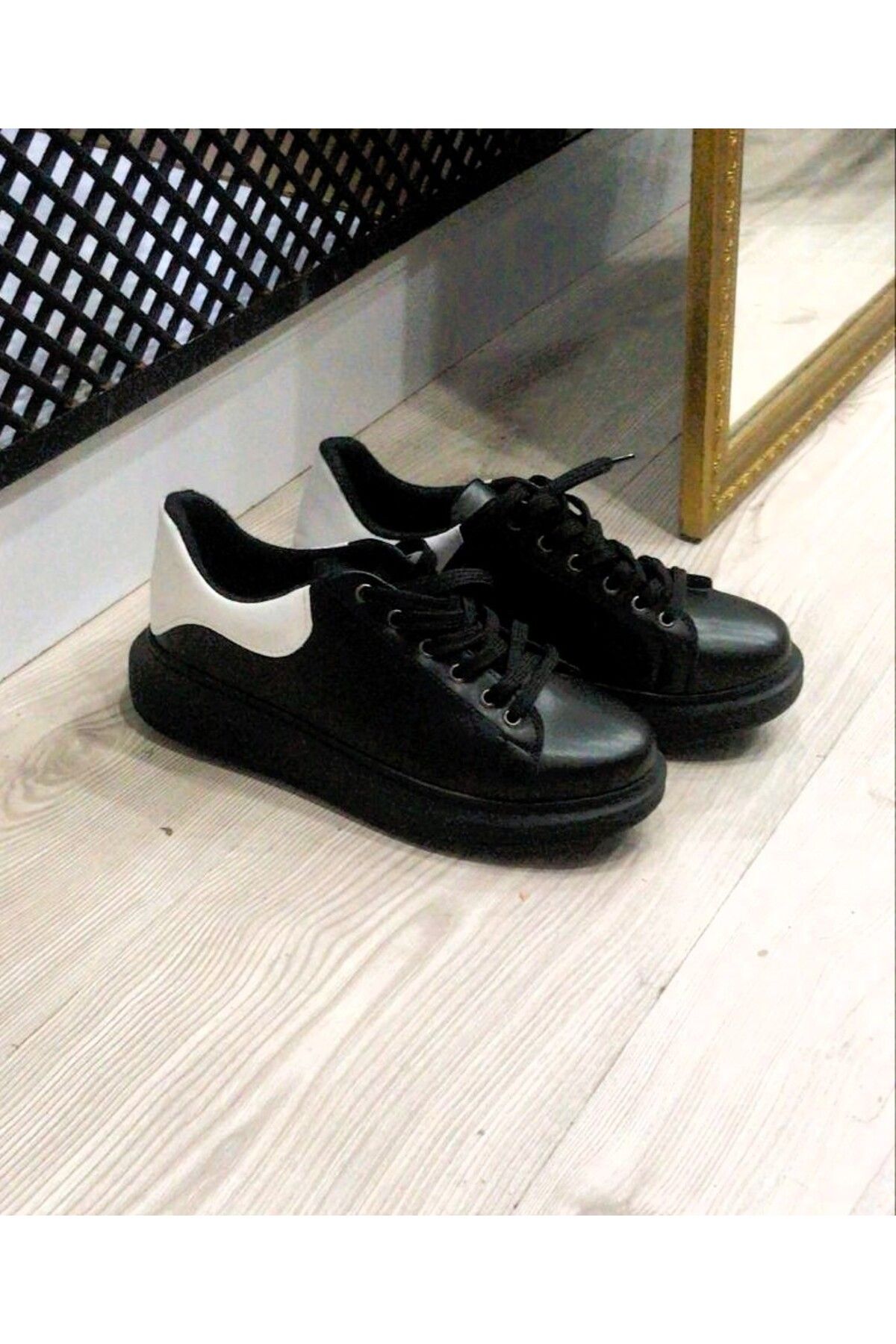 ButikSN collection Unisex Sneaker Spor Ayakkabı Bağcıklı Ortopedik Siyah Arkası Beyaz Detaylı