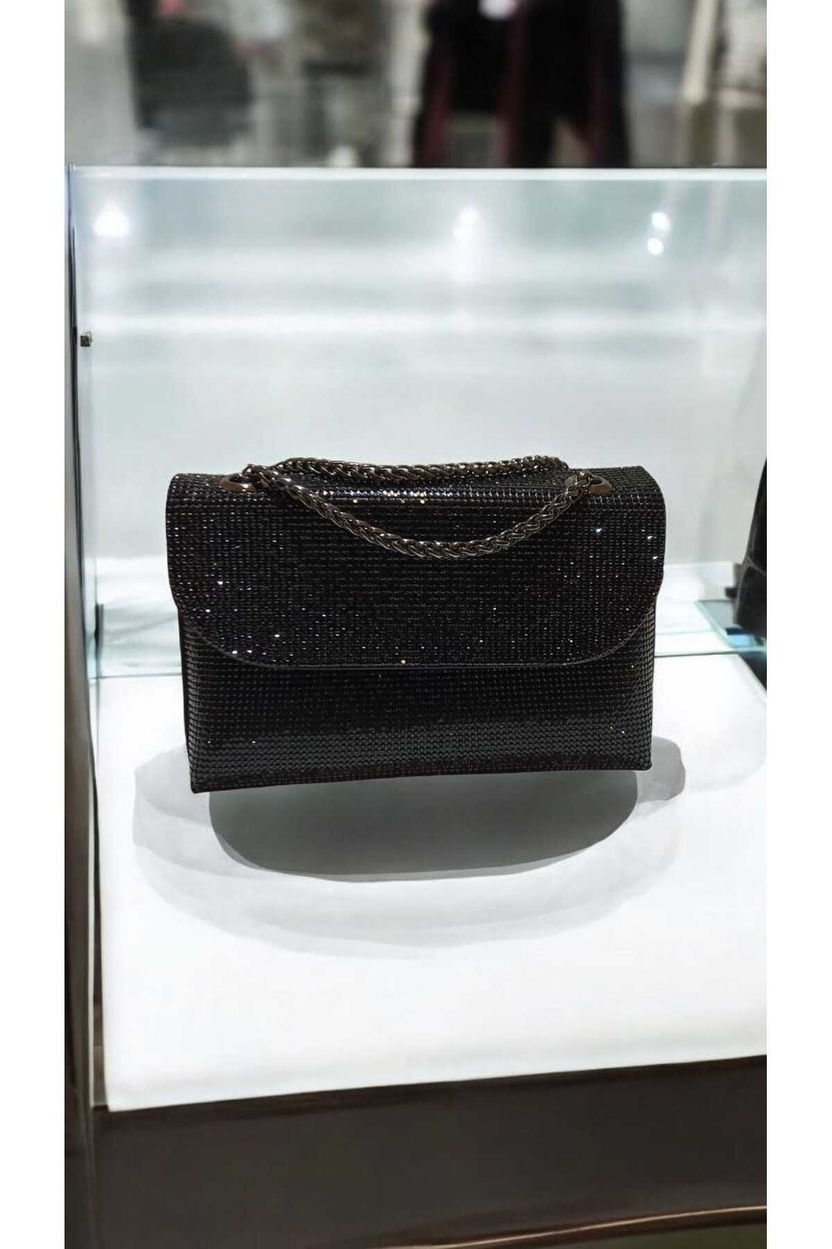 Butik İTHAL TAŞLI ZİNCİR TUTMA SAPLI SİYAH ÇANTA