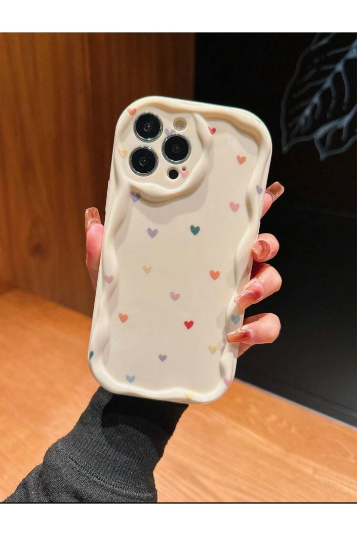 MirazTasarim IPHONE 14 PRO RENKLİ KALPLİ EKRU KILIF
