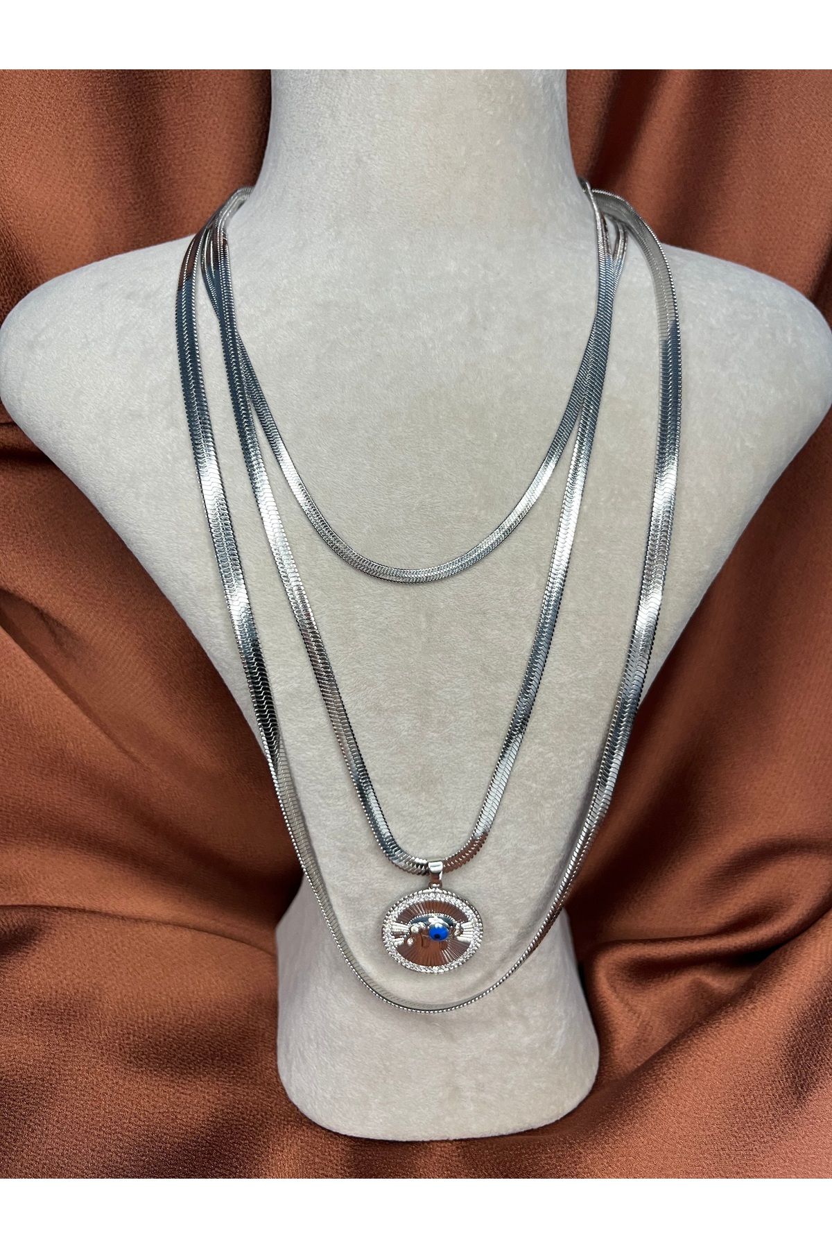 Fam&Co Jewelry 3 Katmanlı Gümüş Renkli Çelik Kolye – Fil Detaylı Madalyon Uçlu