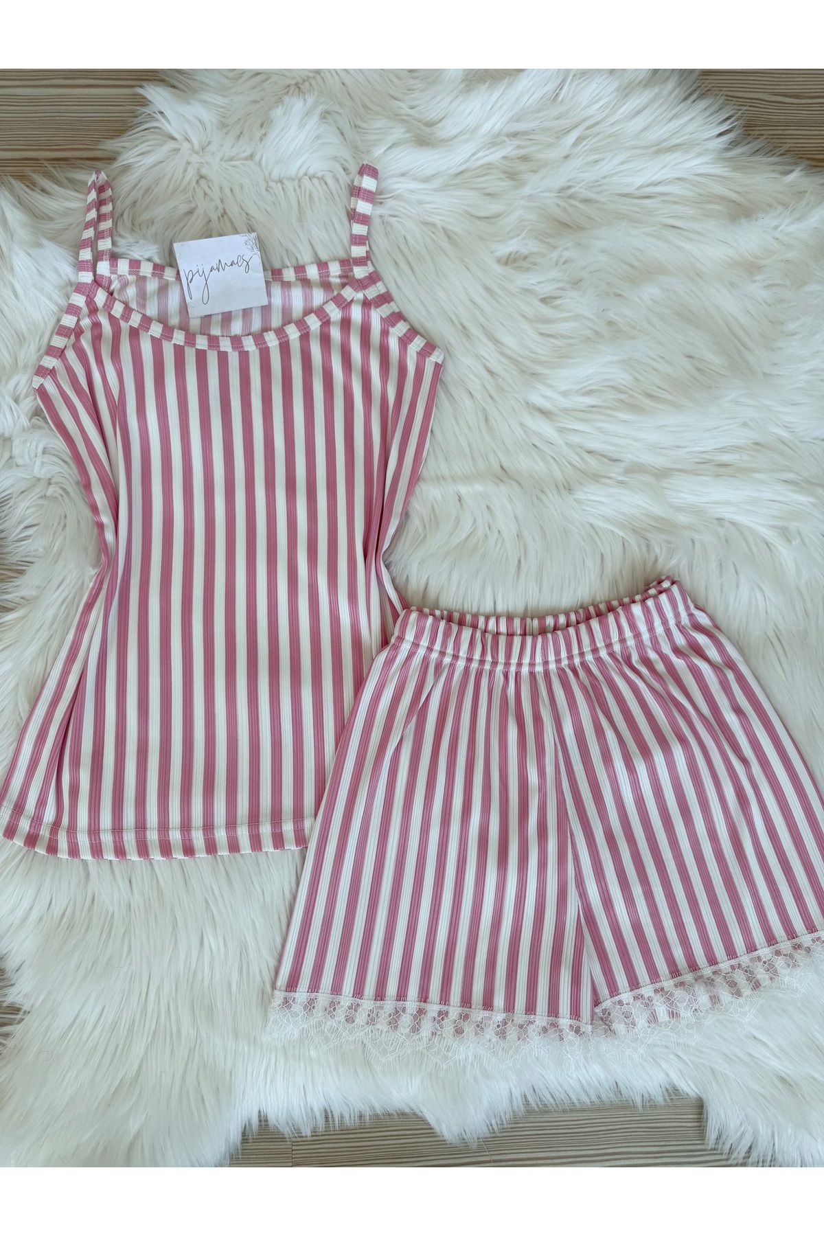 Pijamacs Pembe Çizgili Desenli Şortlu Pegasus Pijama Takımı