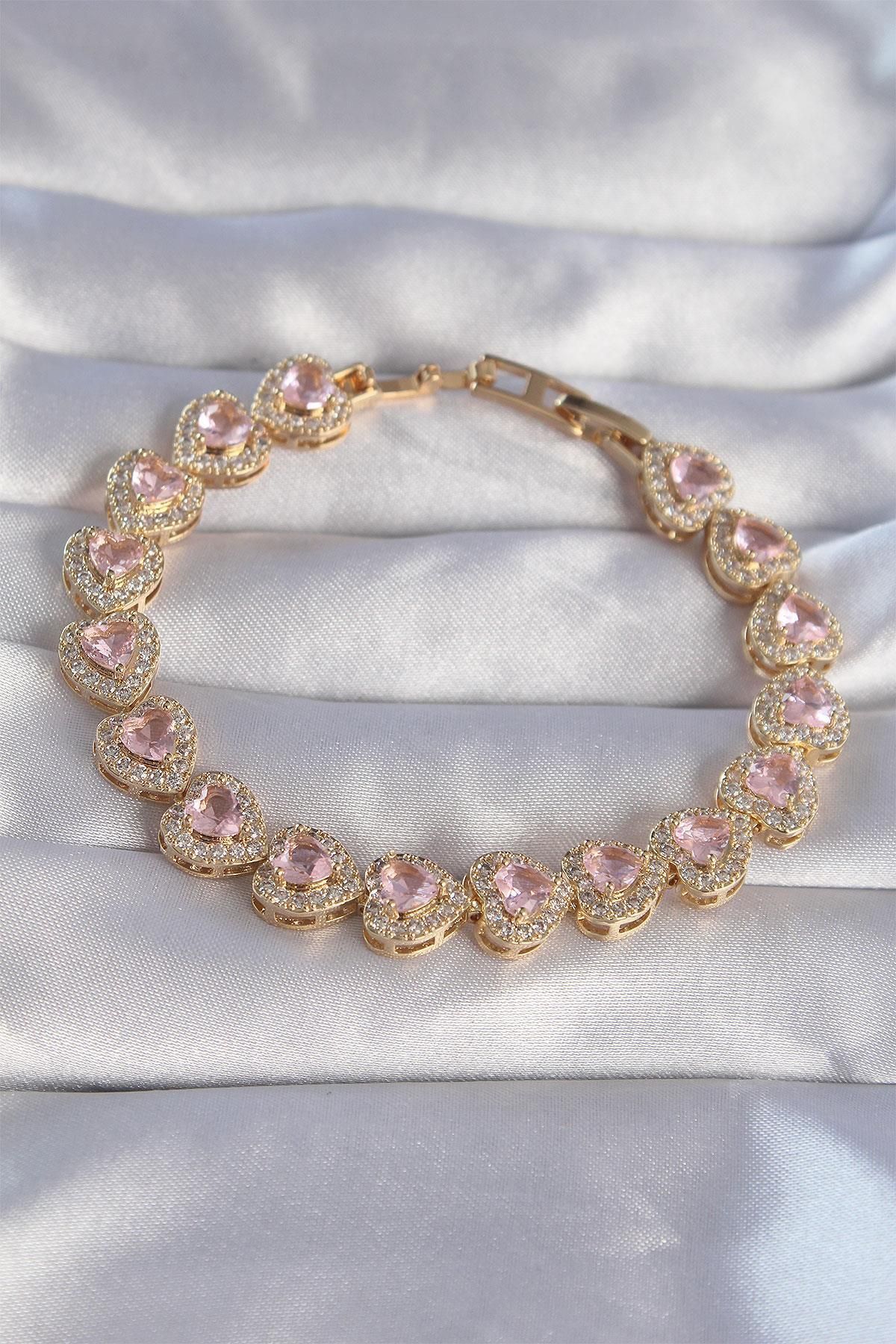 prativas Vip Seri Pirinç Gold Renk Pembe Zirkon Taşlı Kalp Tasarımlı Bileklik