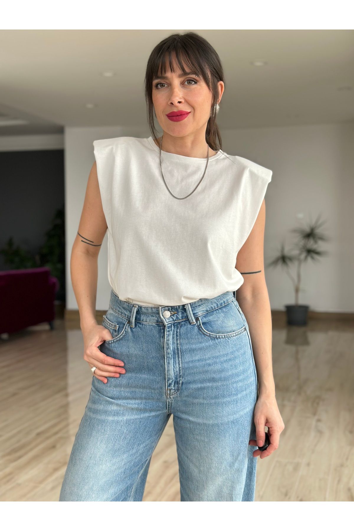 AYSEGUL SOZKESEN Kadın Vatkalı Normal Kesim Tişört