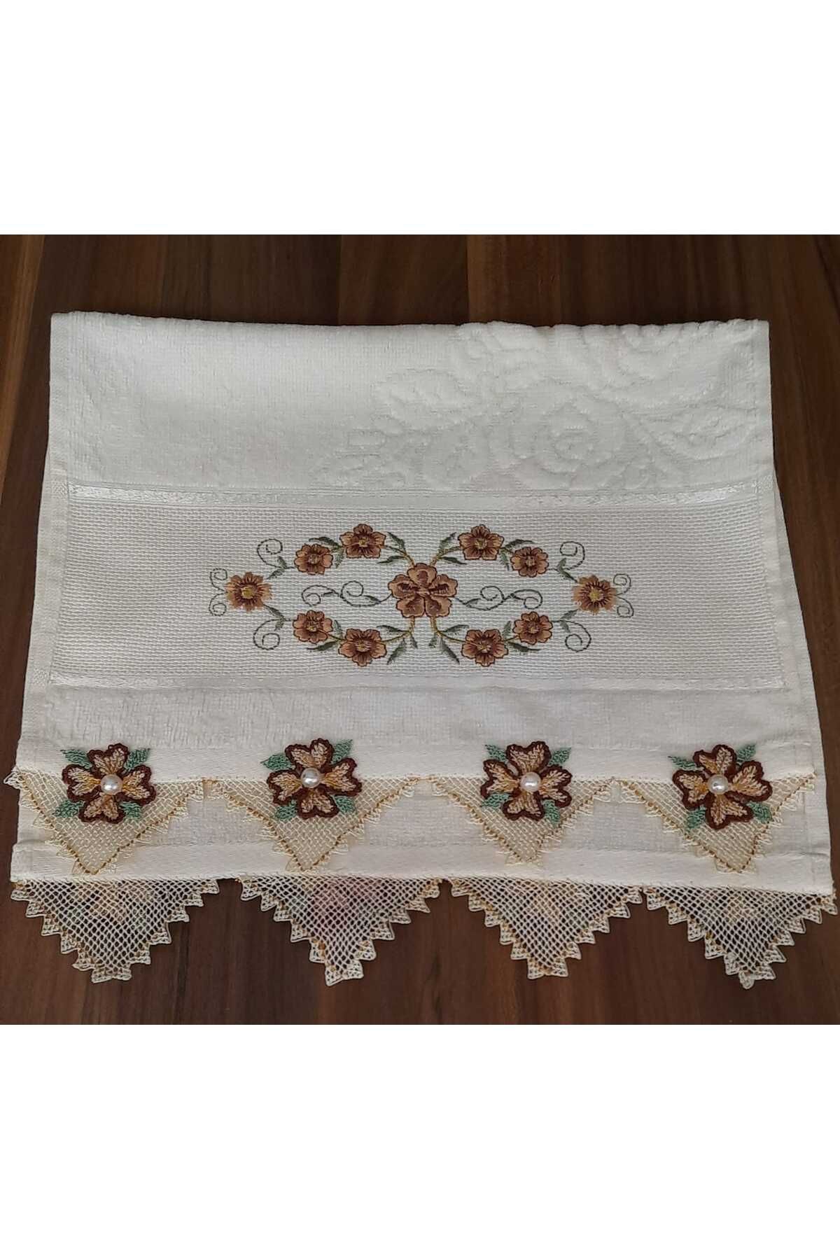 İyisini İstersen KENARLARI EL YAPIMI İĞNE OYALI VE MAKİNE NAKIŞLI ZEMİNİ KREM EL HAVLUSU ve MUTFAK HAVLUSU