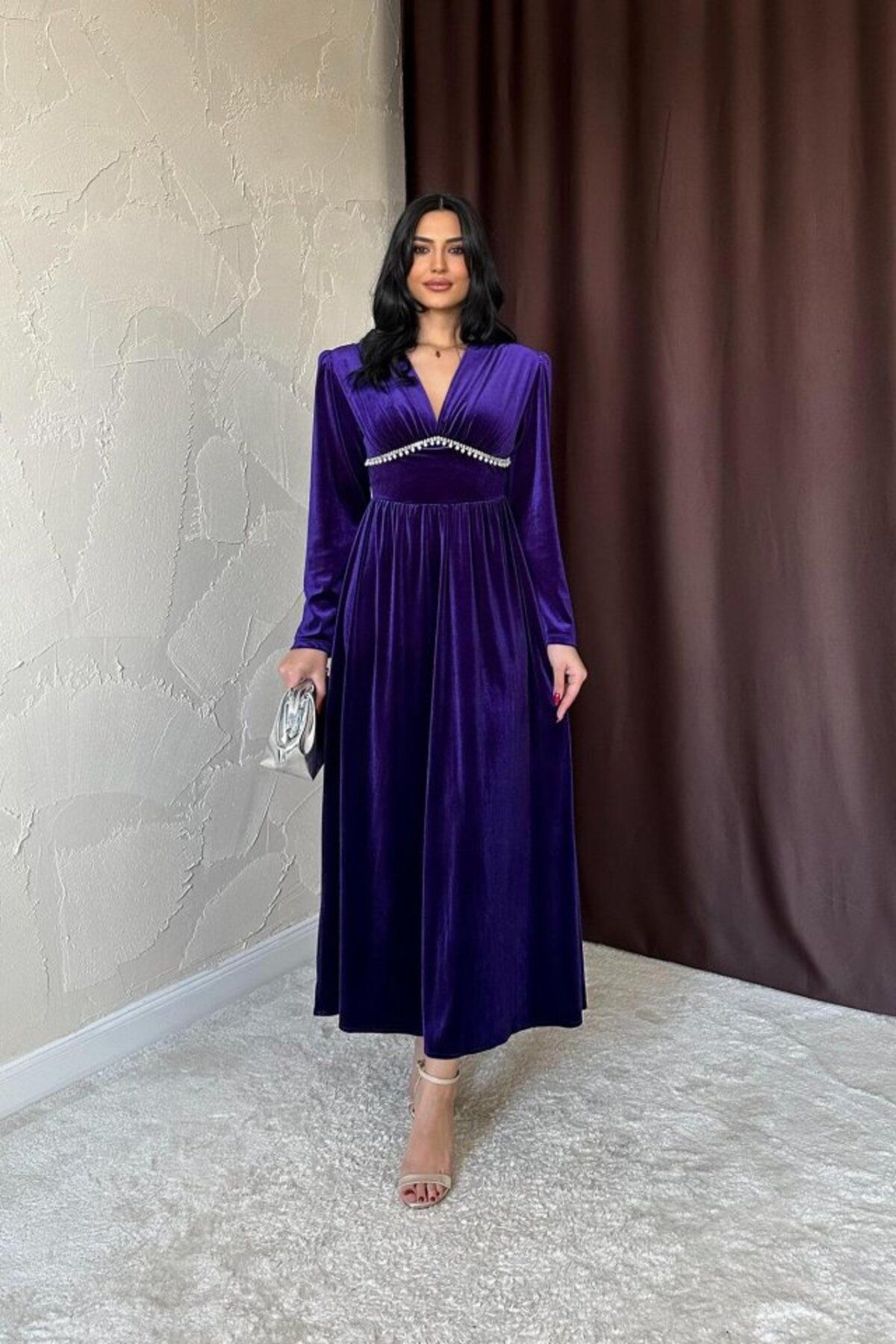royq Mor Göğüs Altı Taşlı Elbise