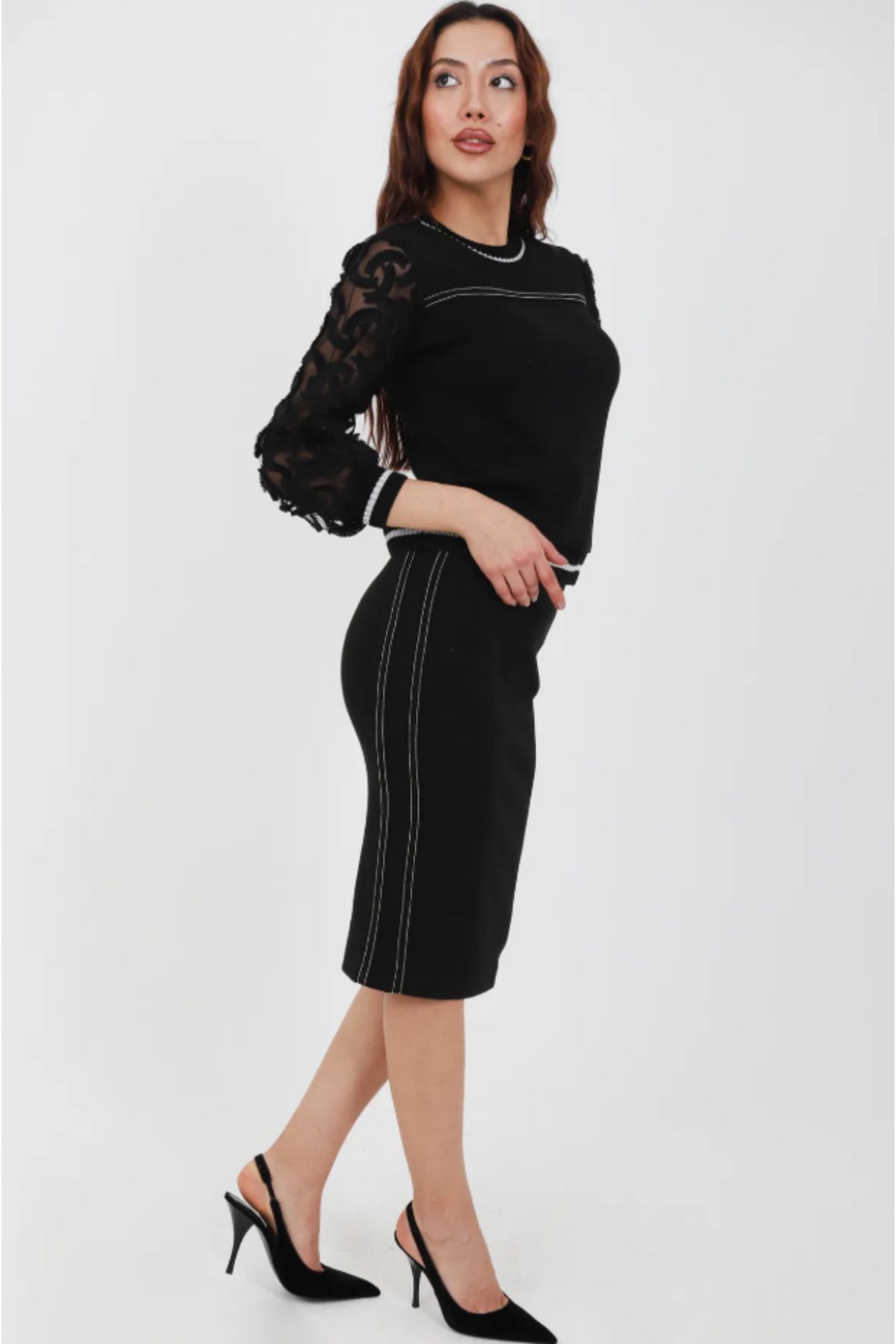 YORSSTYLE ÜÇ İPLİK BİYELİ KOLLARI TÜL DETAYLI SİYAH SWEATSHIRT + SİYAH KALEM ETEK SETİ