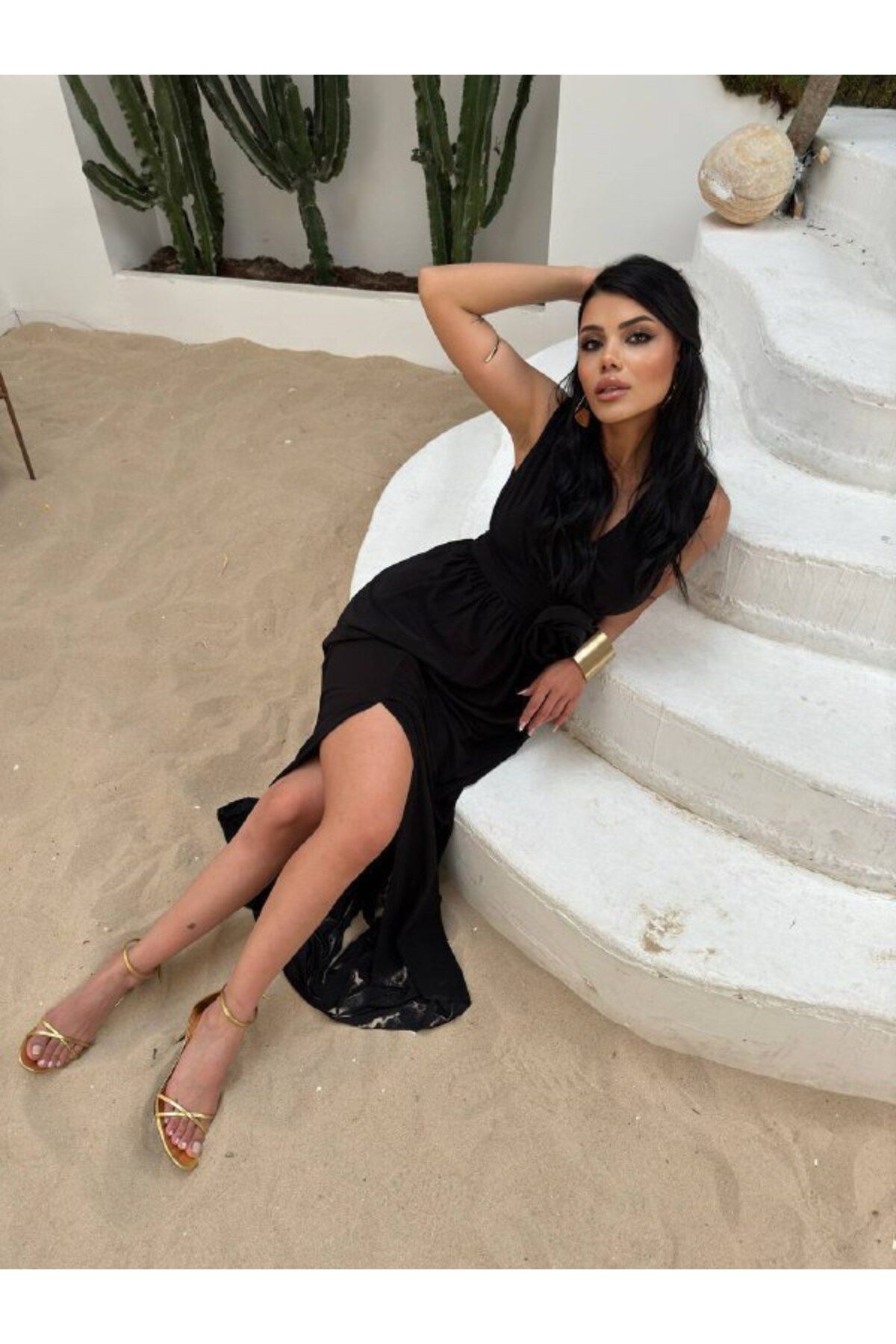 Castivo Fashion Gül Motifli Yırtmaç Detaylı Saten Maxi Abiye Elbise