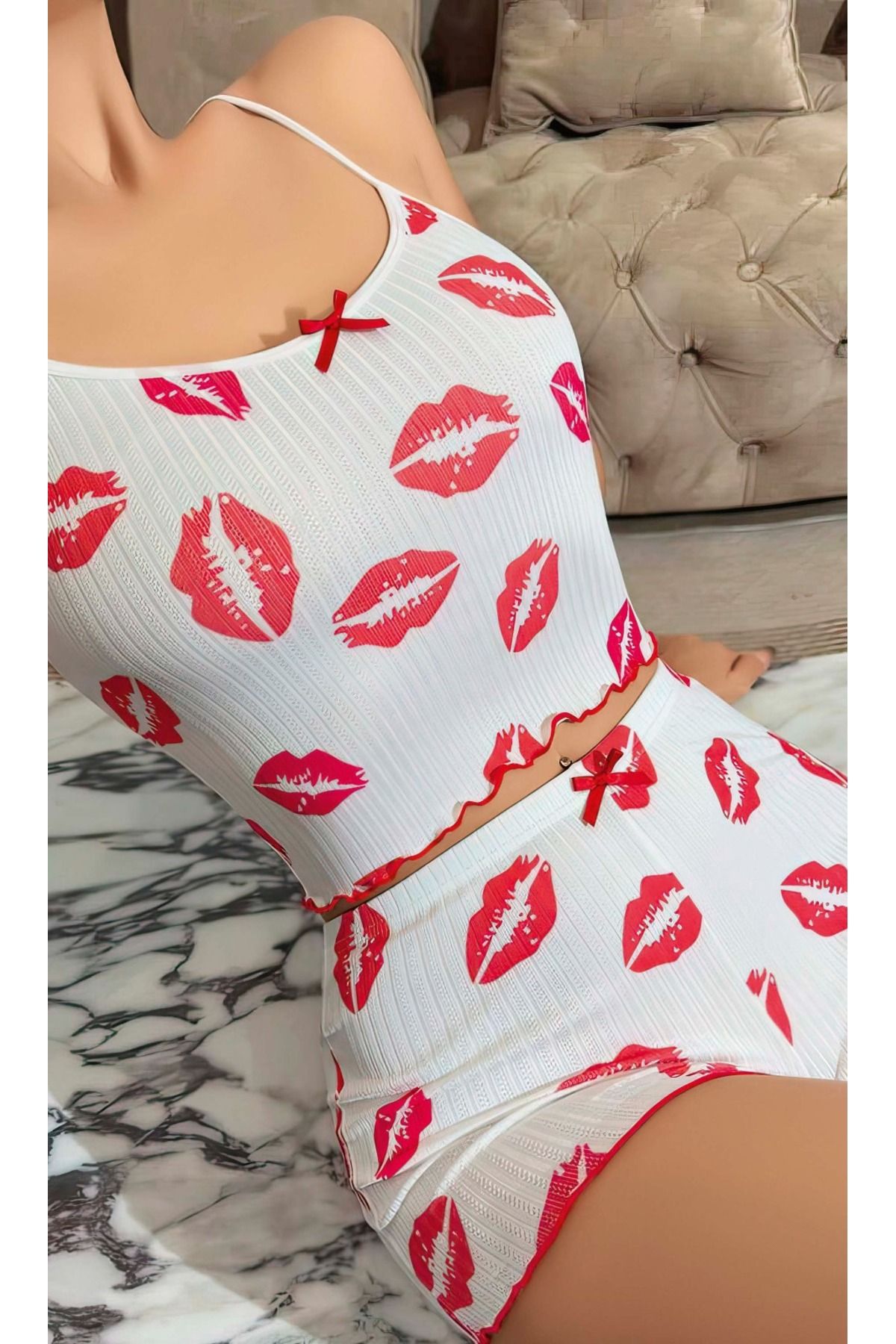 kiss me Rahat ve Şık Şortlu Pijama Takımı | Öpücük Detaylı Penye Kumaş”