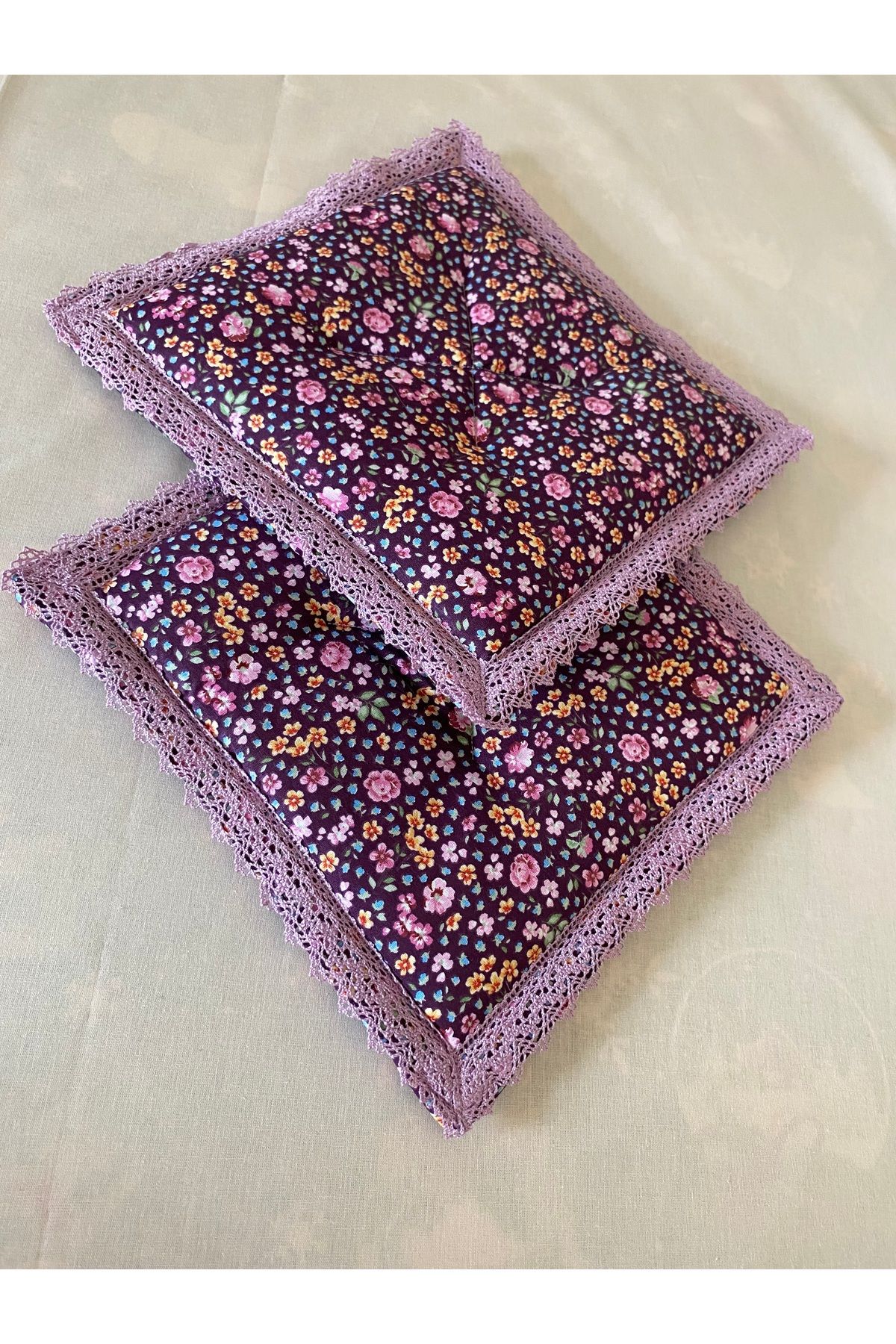 NESLİHAN HOBİ ATÖLYESİ 2 adet nihale ve tutacak 25cm x25 cm