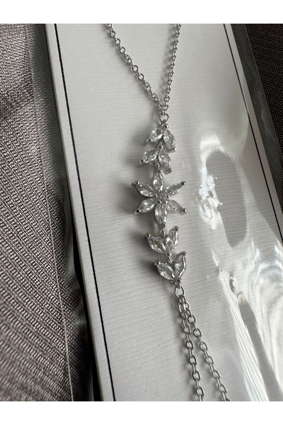 Stil Accessoryy Gümüş renkli şahmeran