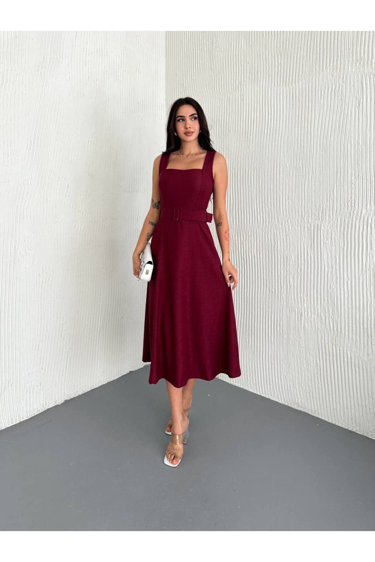 BeceButik Kadın Bordo Kare Yaka Midi Boy Elbise