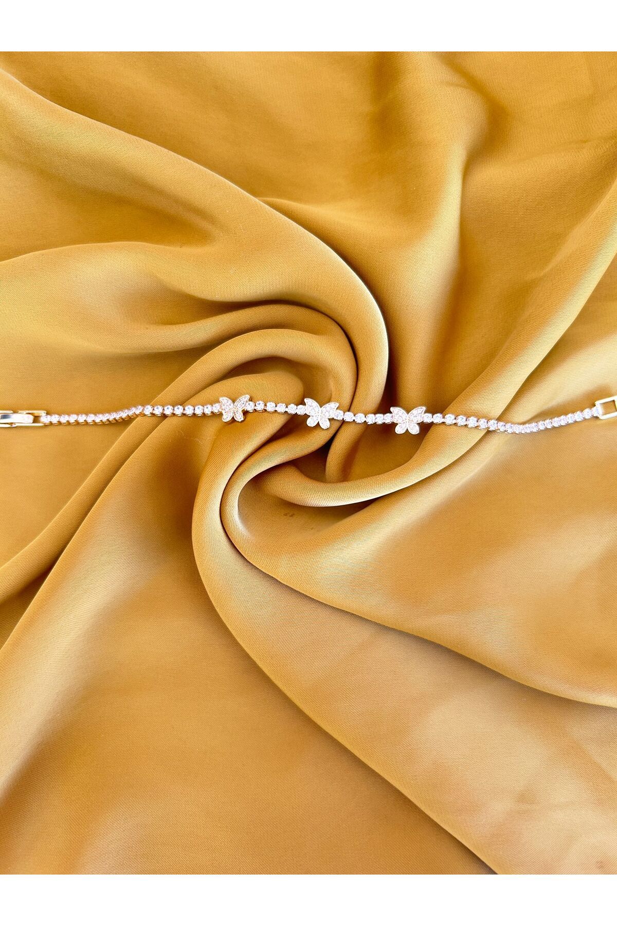 Butik Çelik Kelebek Figürlü Zirkon Taşlı Bileklik