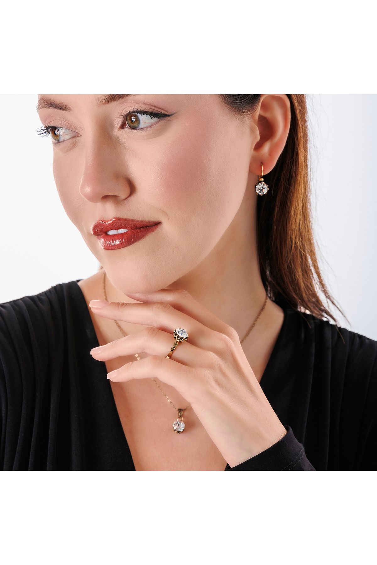 Atelier LEO Handmade Jewellery KLASİK GÜVERSELİ TEKTAŞ TAKIM YÜZÜK NO:9 BAKIR EL YAPIMI KARARMA YAPMAZ KADIN TAKI SETİ