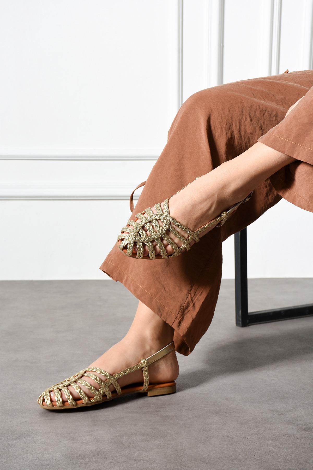 CUCA  Hakiki Deri Bağ Detay Örgülü Kadın Günlük Sandalet - Görsel 4