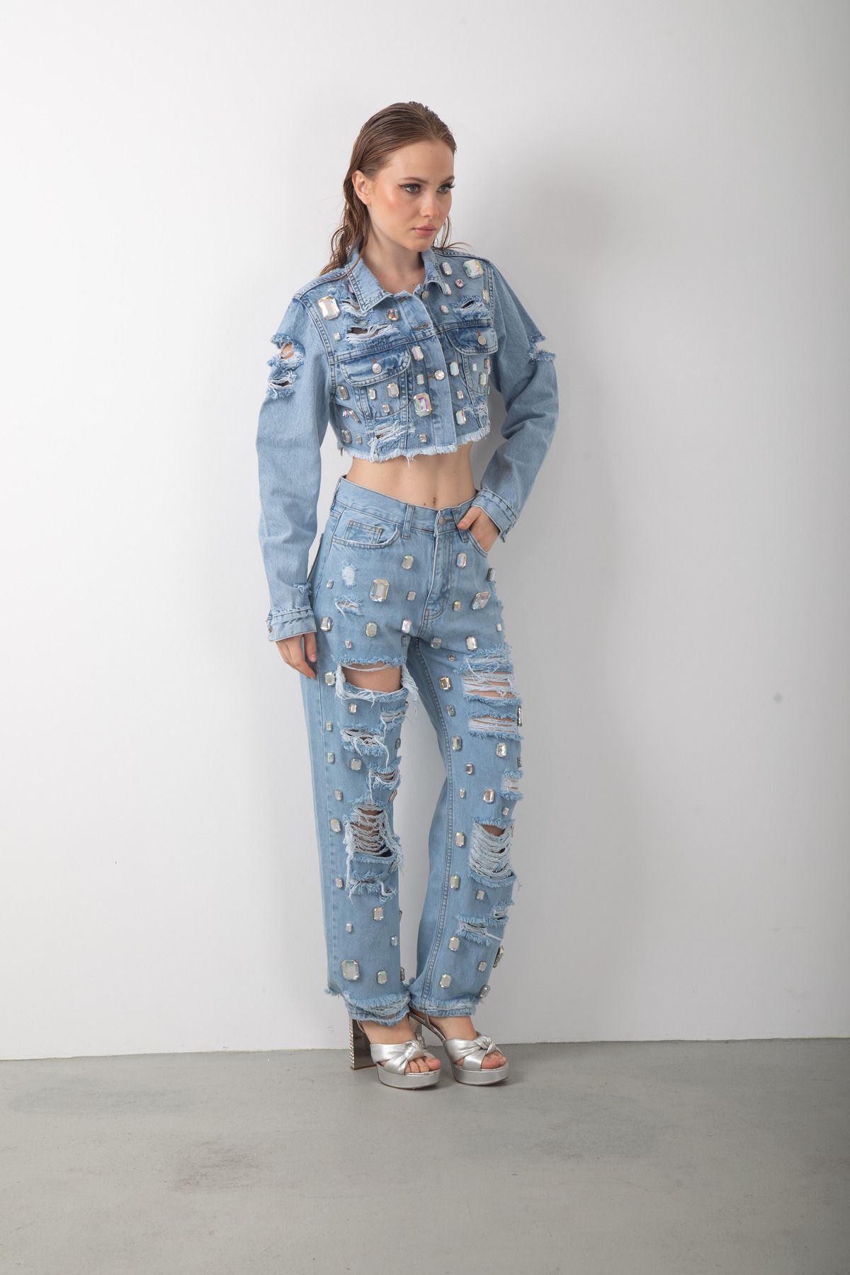 top girl Kadın Kot Tasarım Taş Aksesuarlı Jean Yırtıklı Denim Pantolon