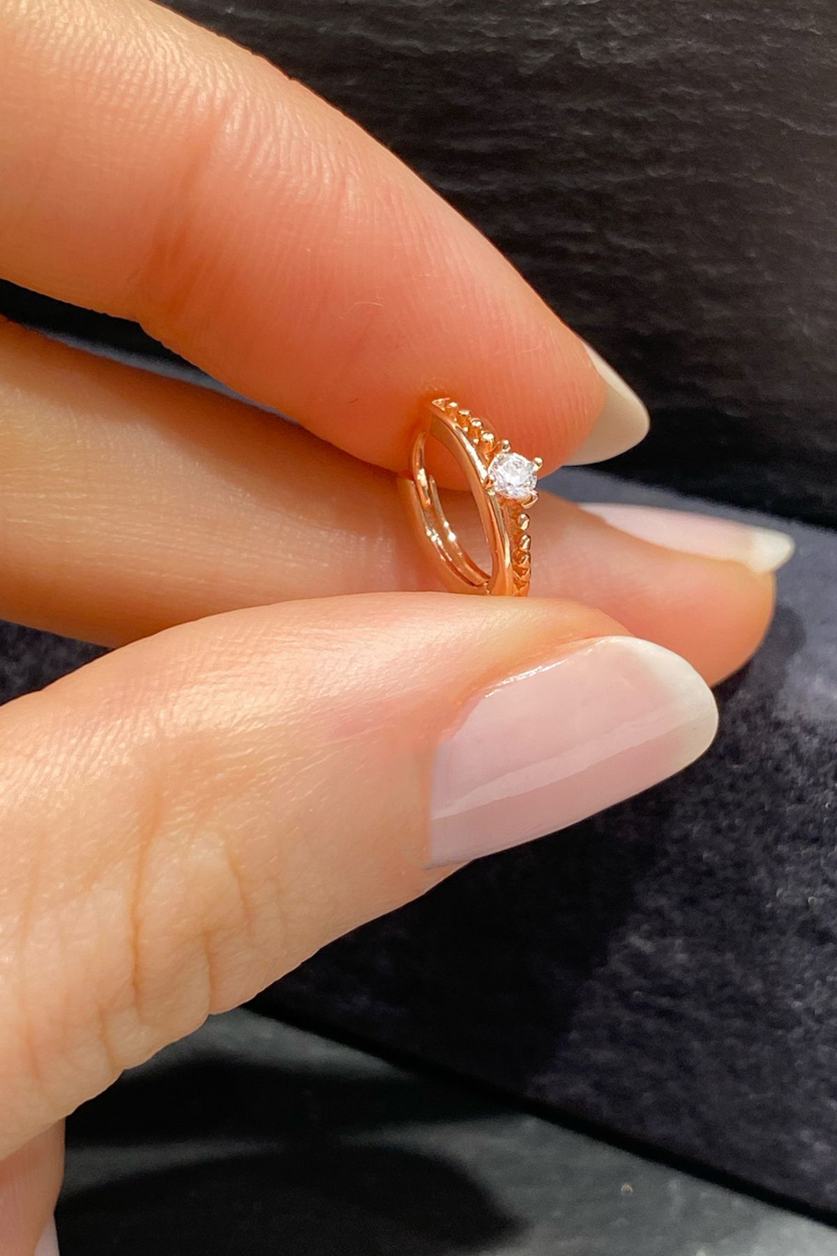 La femme by begum Top Top Detay Beyaz Tektaş Rose Gümüş Halka Piercing,helix,tragus, Kıkırdak Küpesi