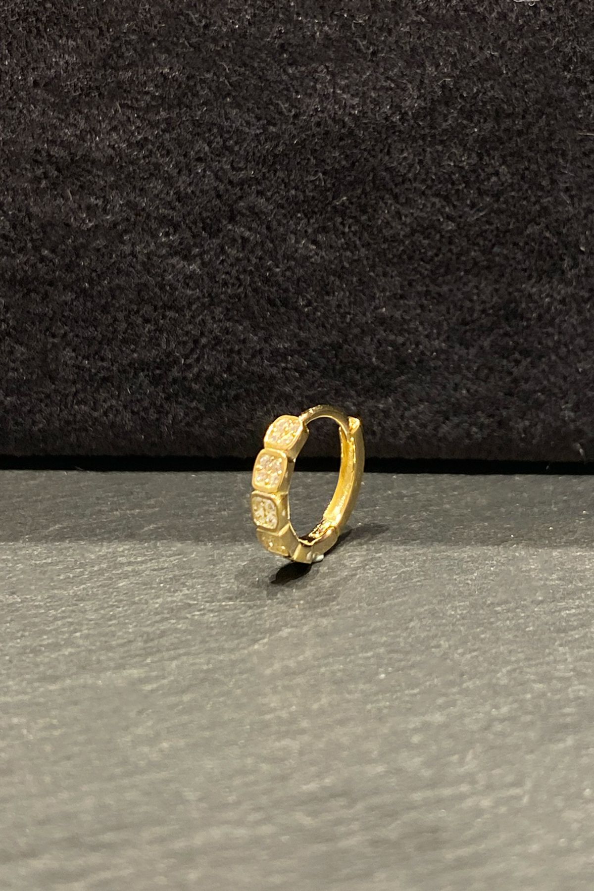 La femme by begum Beyaz Full Taşlı Beş Kare Gold Gümüş Halka Piercing,helix,tragus, Kıkırdak Küpesi
