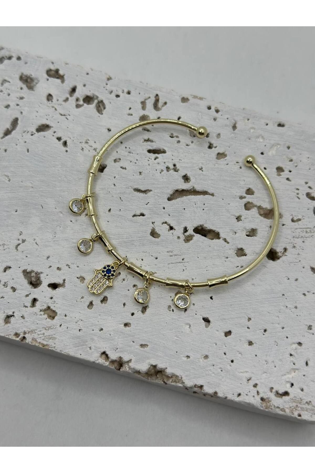 lysiaaccessory Zirkon Taşlı El Detaylı Çoklu Charm Bileklik