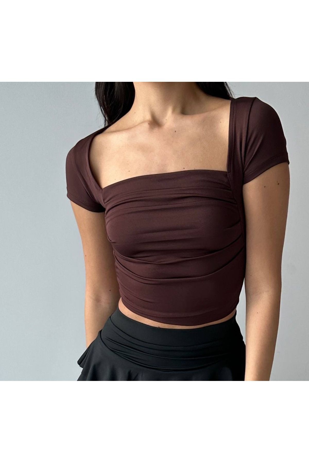 Sudelim butik Kare yaka önü büzgülü kısa kollu crop bluz