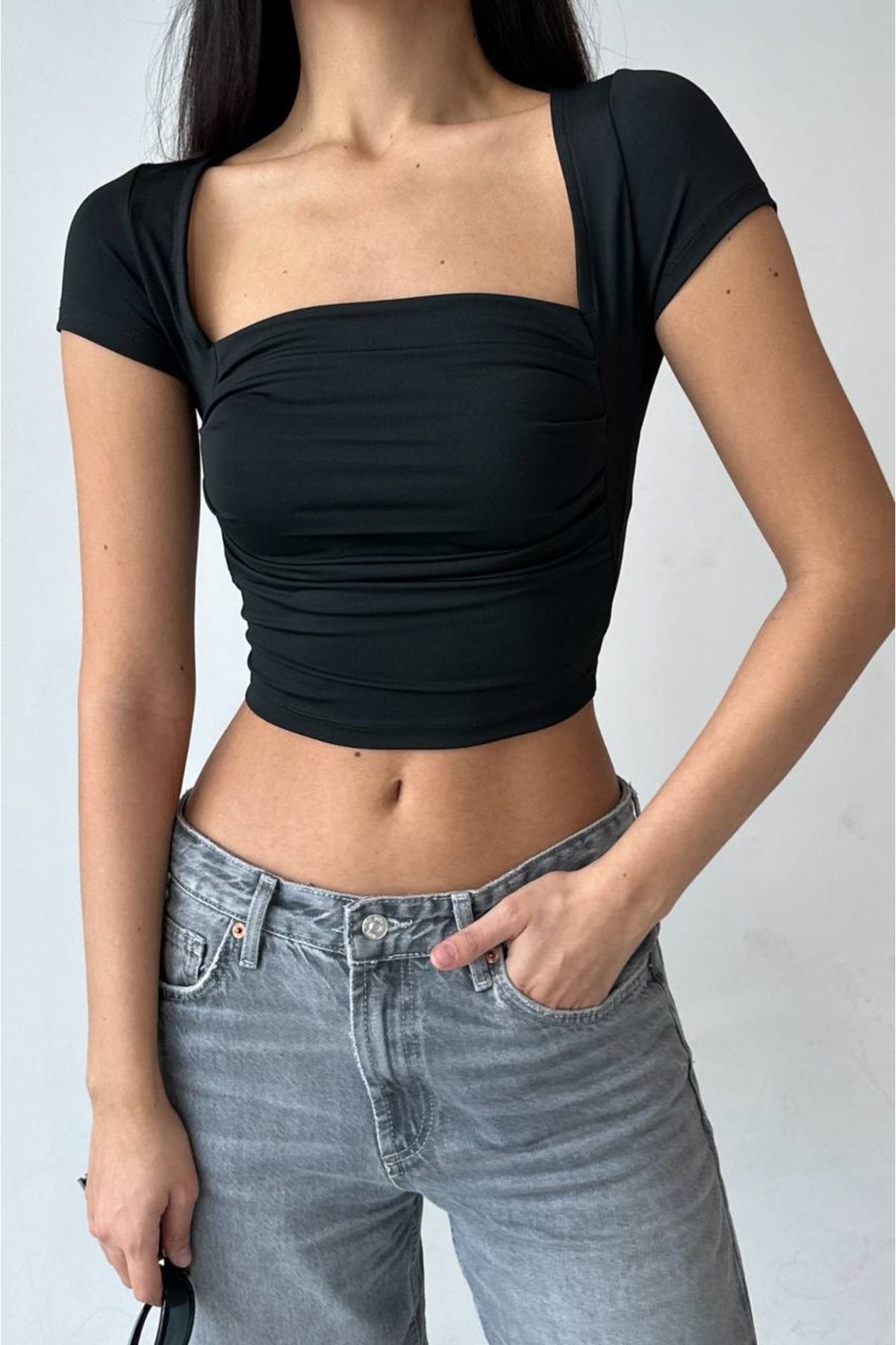 Sudelim butik Kare yaka önü büzgülü kısa kollu crop bluz