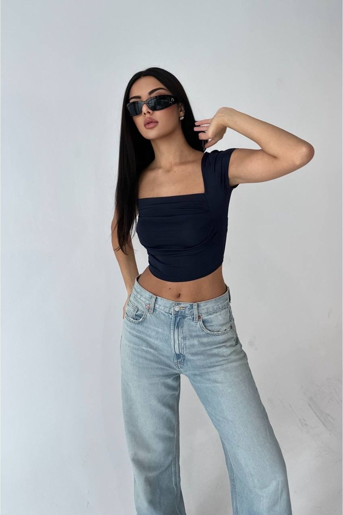 Sudelim butik Kare yaka önü büzgülü kısa kollu crop bluz