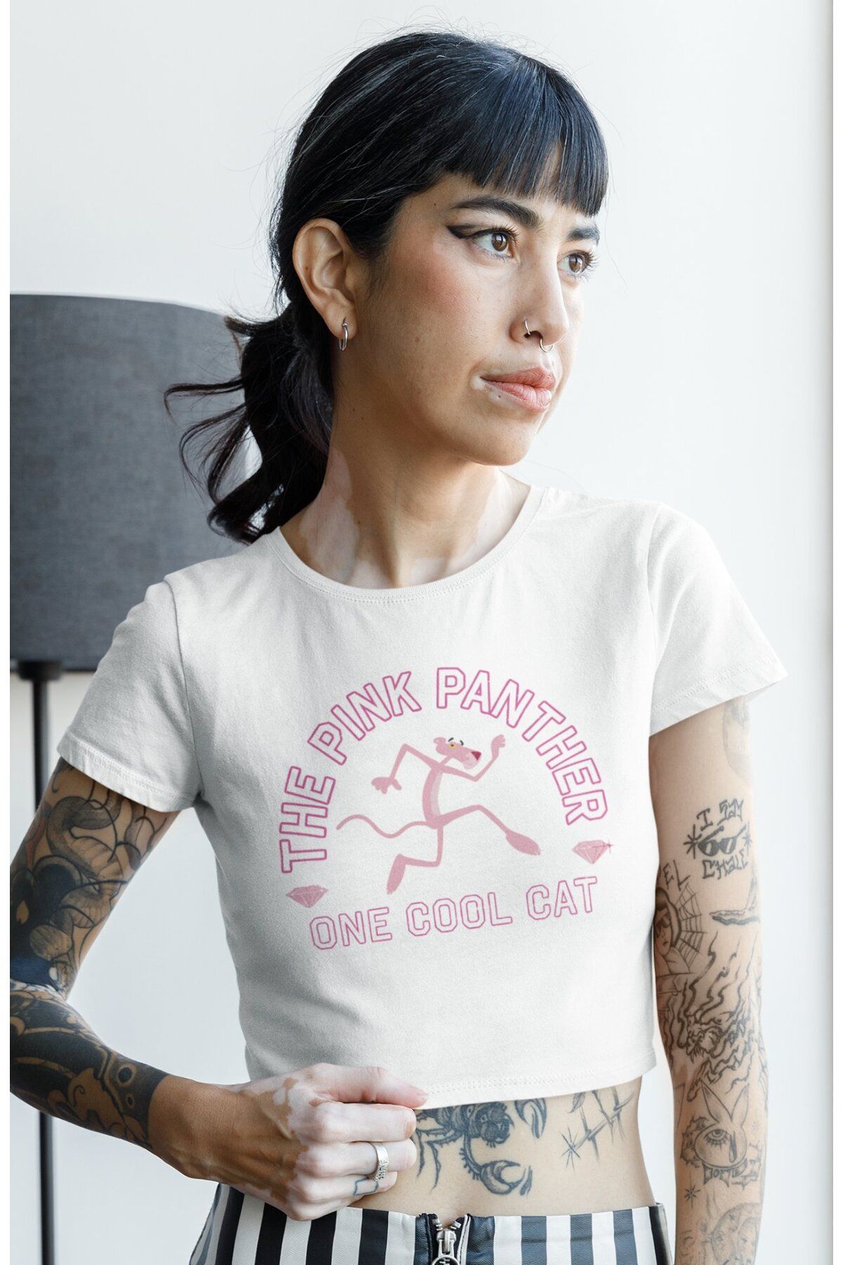 Fuddy Moda The Pink Panther One Cool Cat Yazılı Crop Top, Kadın Pembe Panter Temalı Crop Bluz