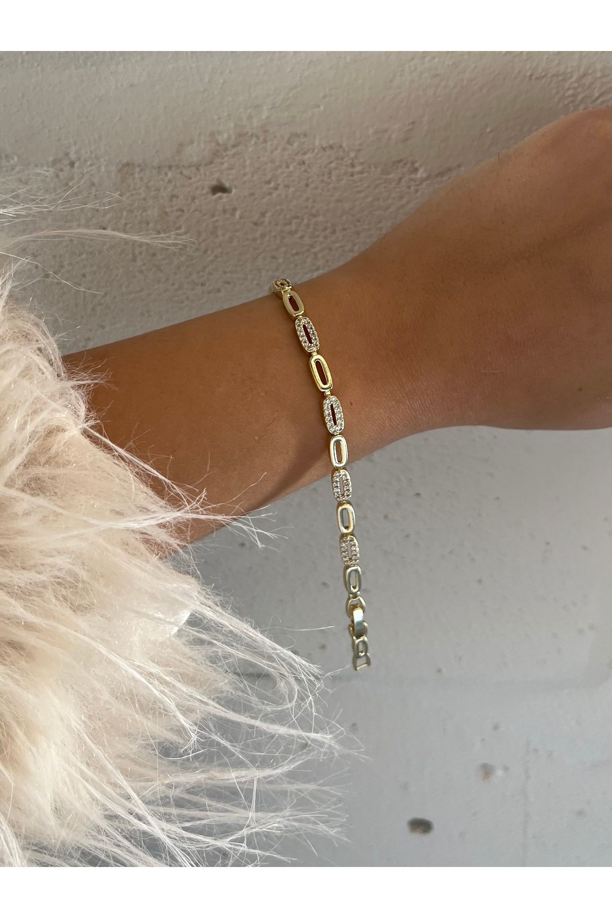 FASHİON JEWELRY 14 K Altın Kaplama Zirkon Taşlı Sıra Halkalı Model 18+2 Cm