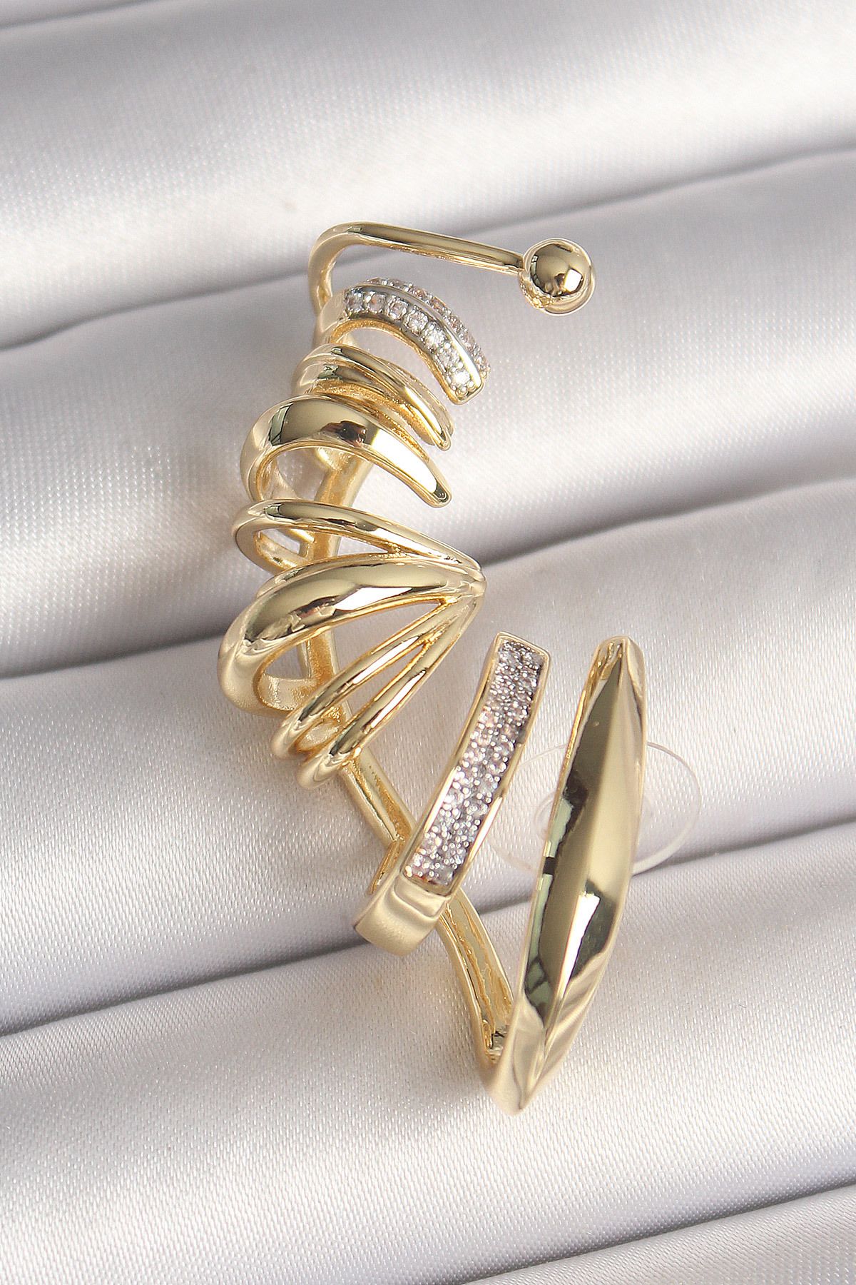 ÖYKÜ VE YİĞİT Pirinç Gold Renk Zirkon Taşlı Kıkırdak Küpe - TJ-BKP10430