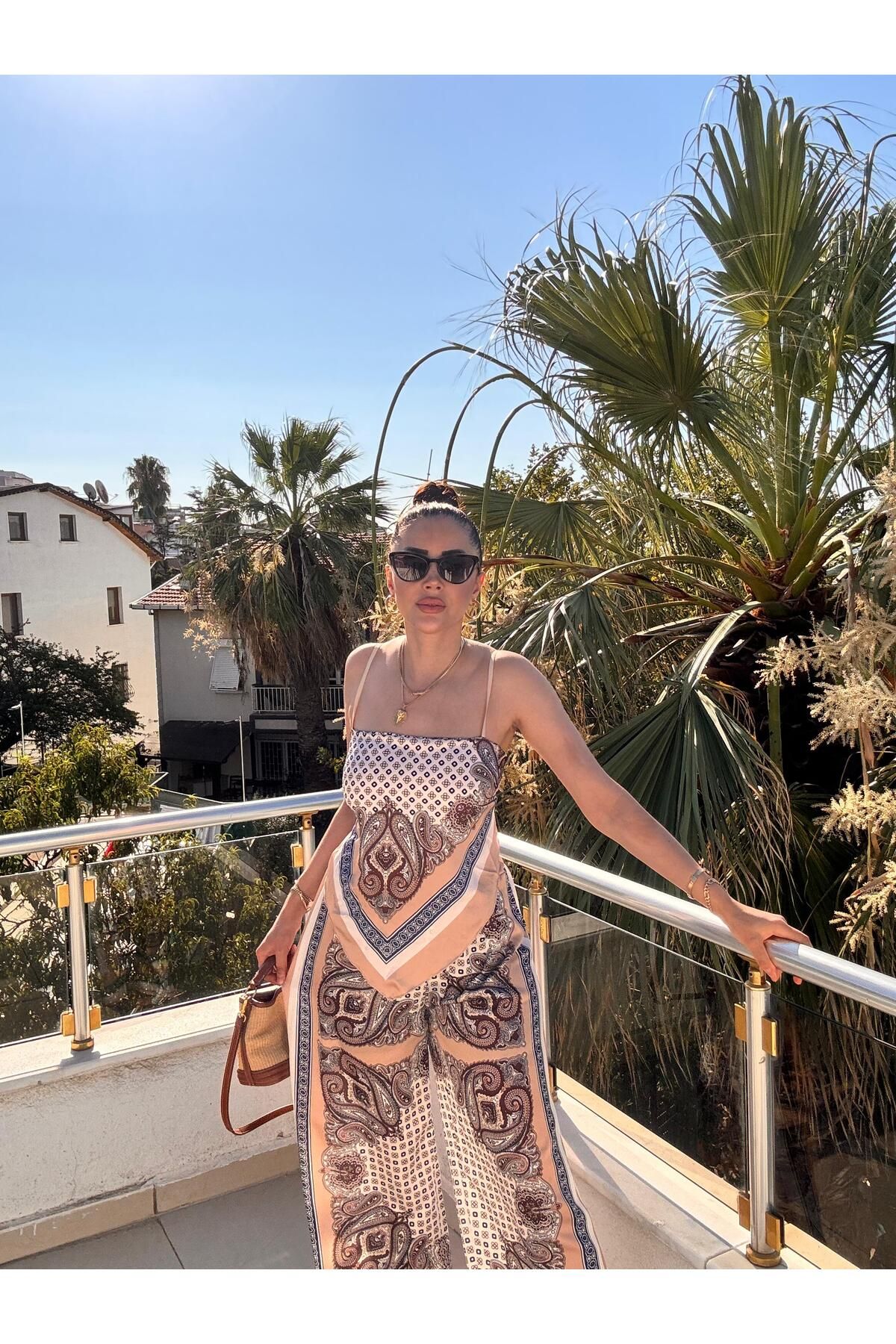 MODA askılı belden bağlamalı bluz ,beli lastikli pantolon takım