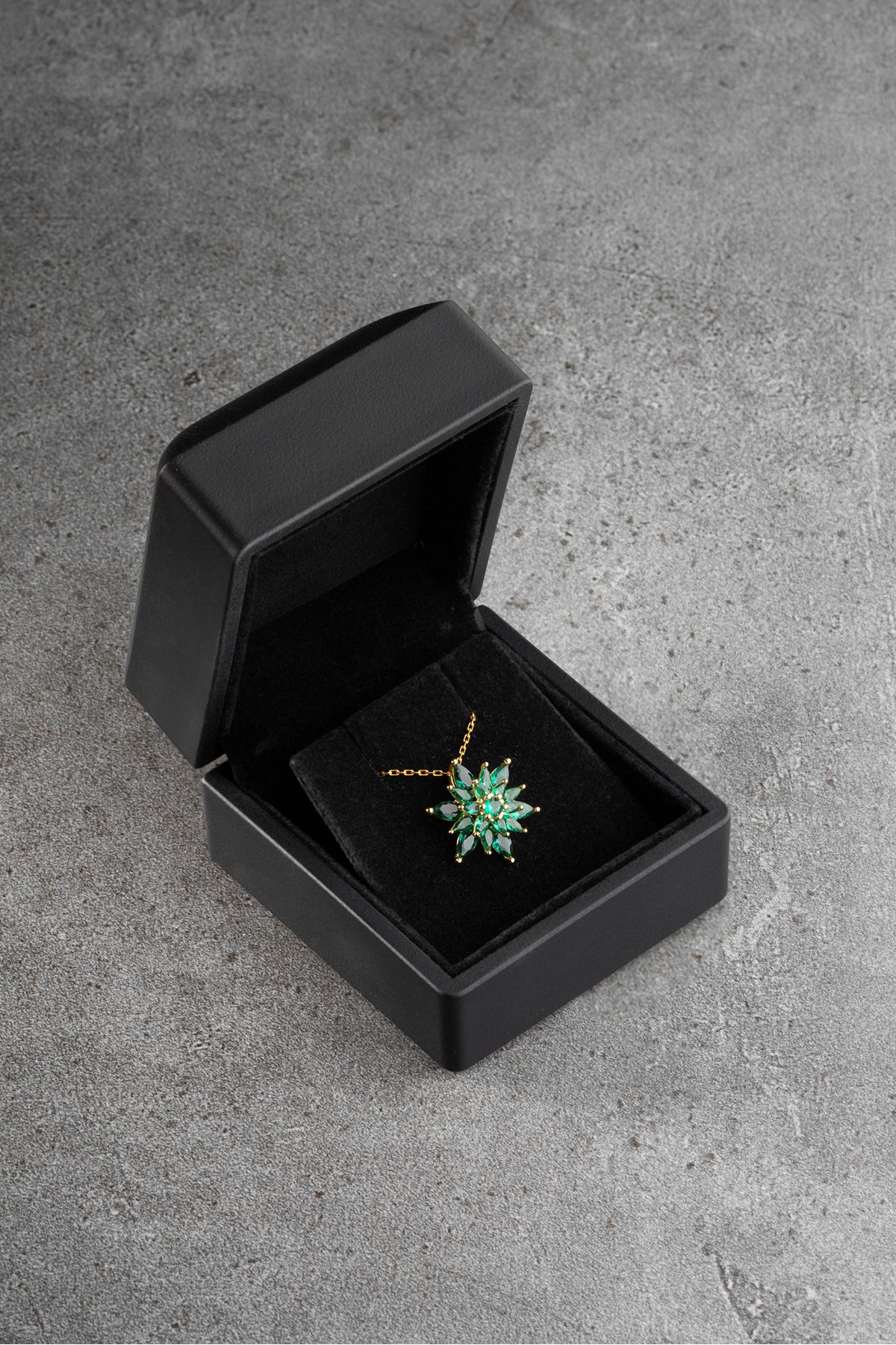 Silvano Jewelry 925 Ayar Gümüş Işıklı Kutuda Lotus Kolye