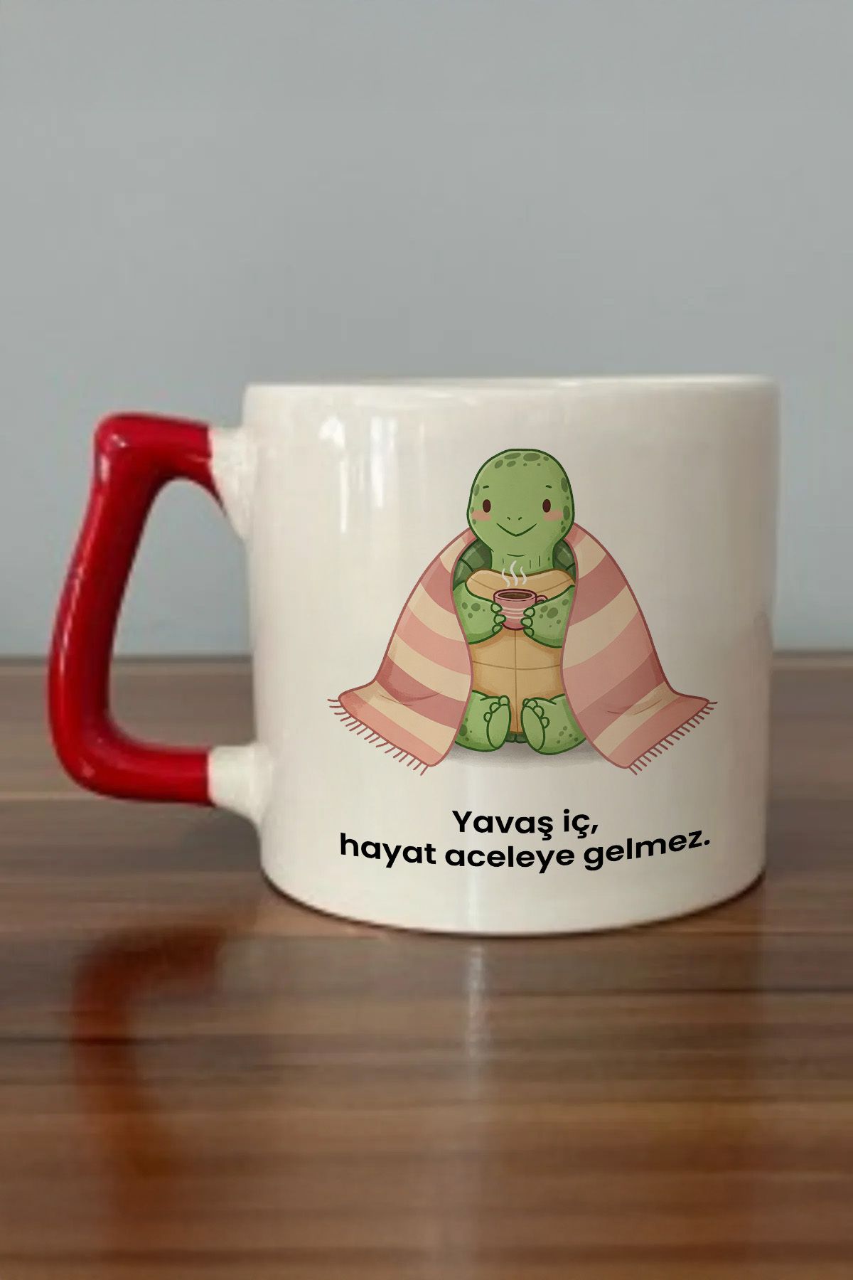 DozNest "Yavaş iç, hayat aceleye gelmez." Yazılı Kırmızı Kulplu Kupa Bardak - Hediyelik Kahve Bardağı DZA89