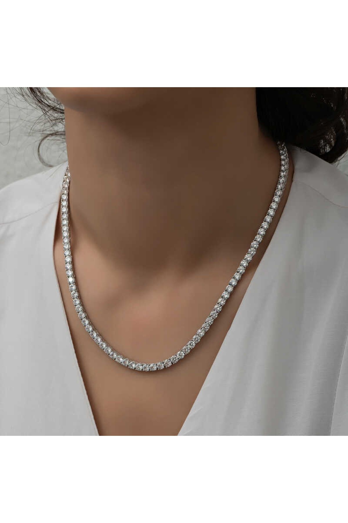 Findit Gümüş 3 mm Beyaz Taşlı Su Yolu Kadın Kolye